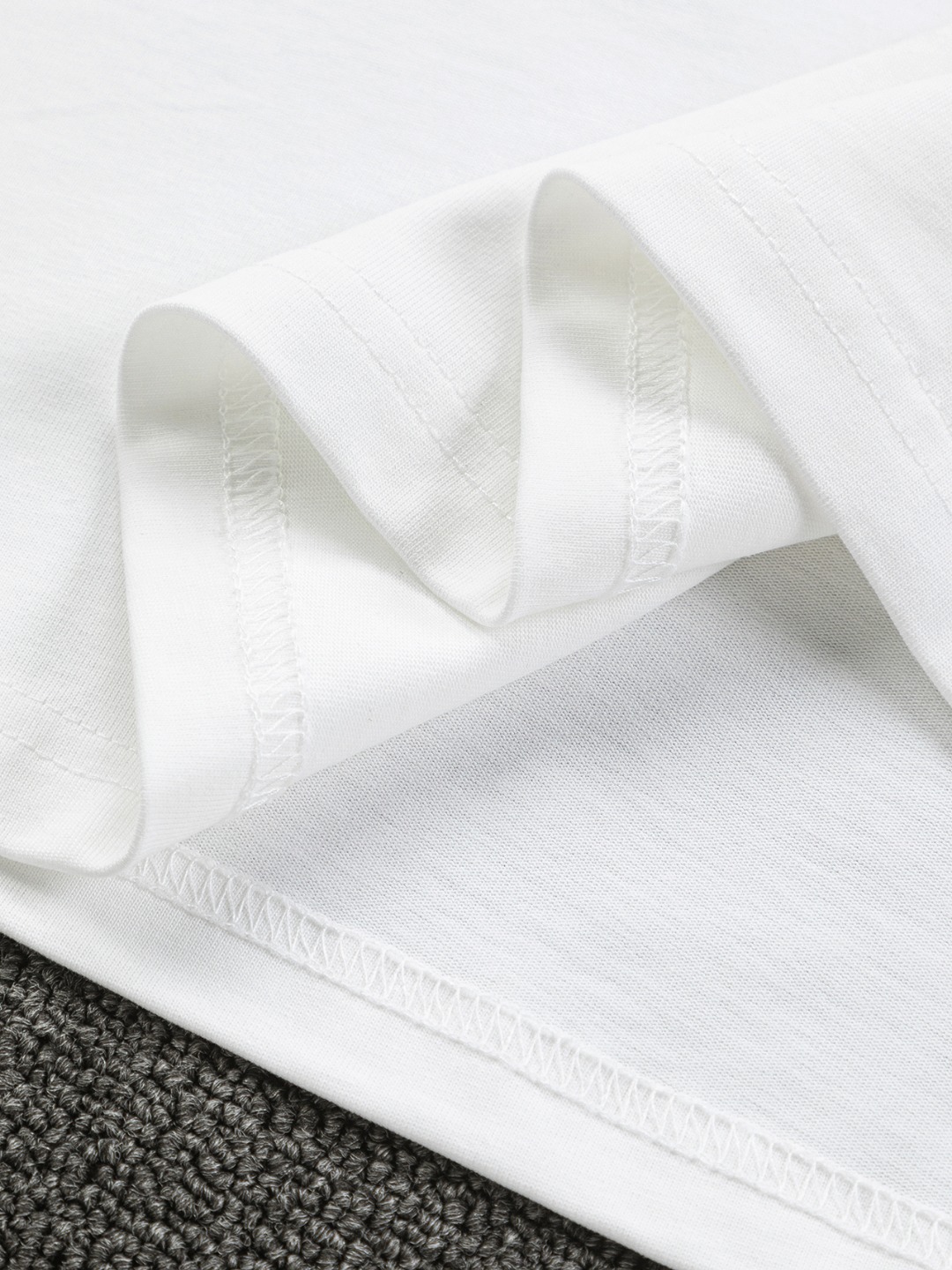 Dior CD 25s Black & White T-shirt: Luxury Comfort with Classic Embroidery - 图片 9
