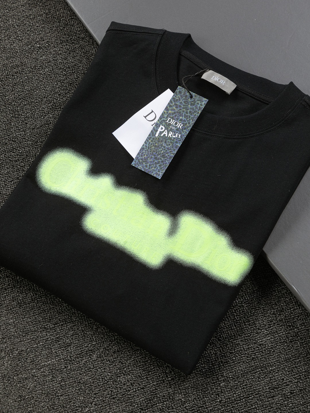 Dior CD 25s Black & White T-Shirt with Classic Embroidery, Perfect for Summer - 图片 7