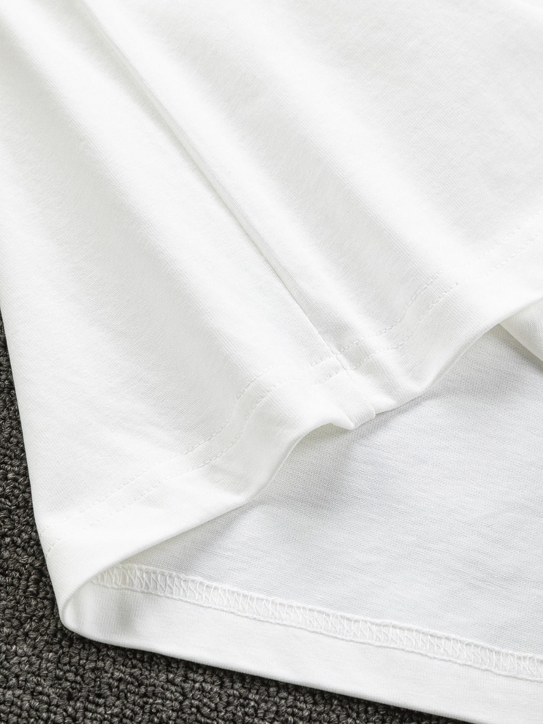 Luxury Dior Embroidered Shirt: Classic Black and White Design, Perfect for Summer Comfort - 图片 9