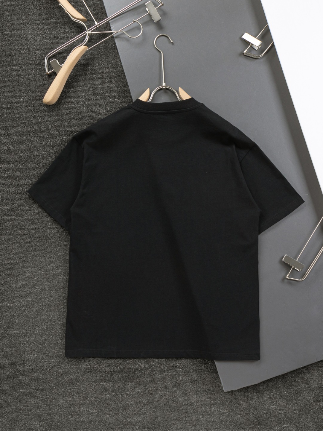 Dior Micro-wide CD 25ss Embroidered Shirt: Luxury Elegance in Black & White - 图片 2