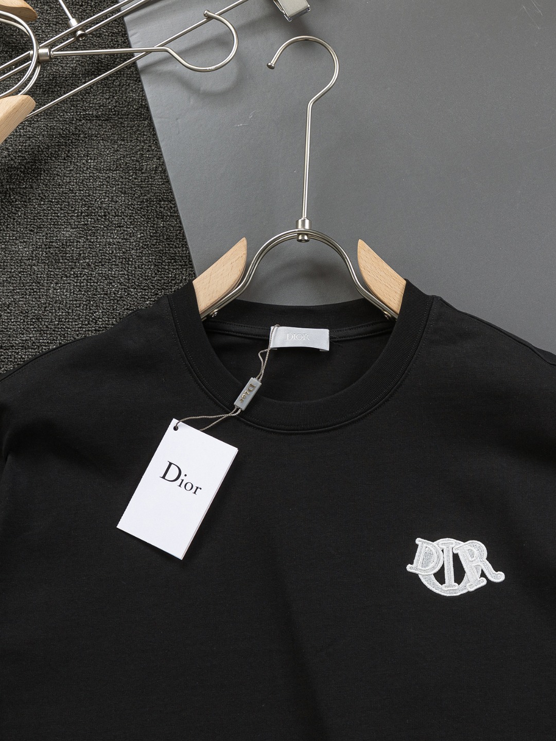 Dior Micro-wide CD 25ss Embroidered Shirt: Luxury Elegance in Black & White - 图片 4