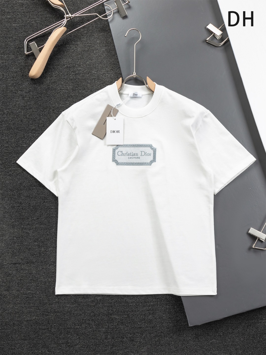 Dior CD Microwidese Embroidered Logo T-shirt in Black & White, 209 Collection - 图片 1