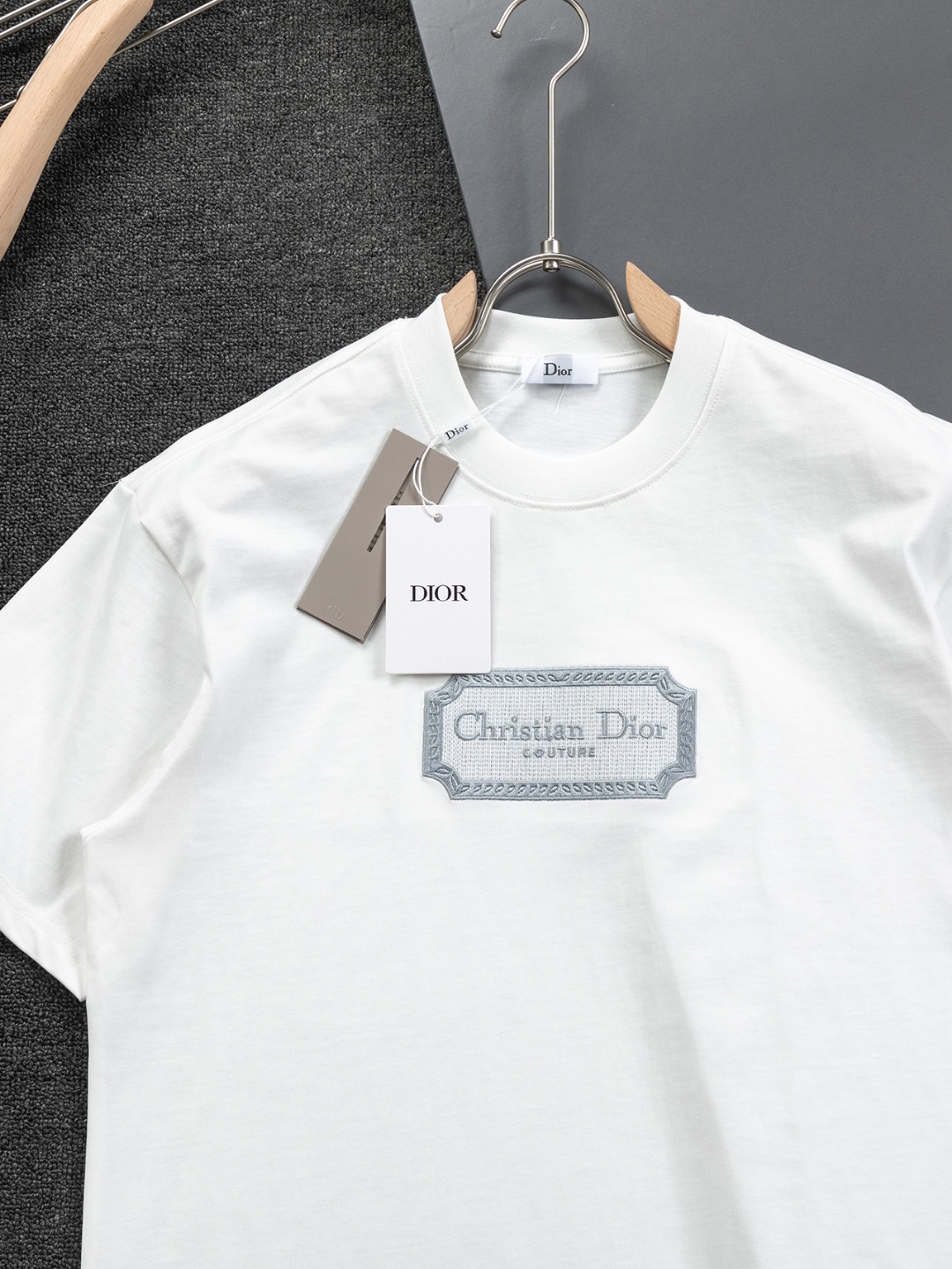 Dior CD Microwidese Embroidered Logo T-shirt in Black & White, 209 Collection - 图片 5