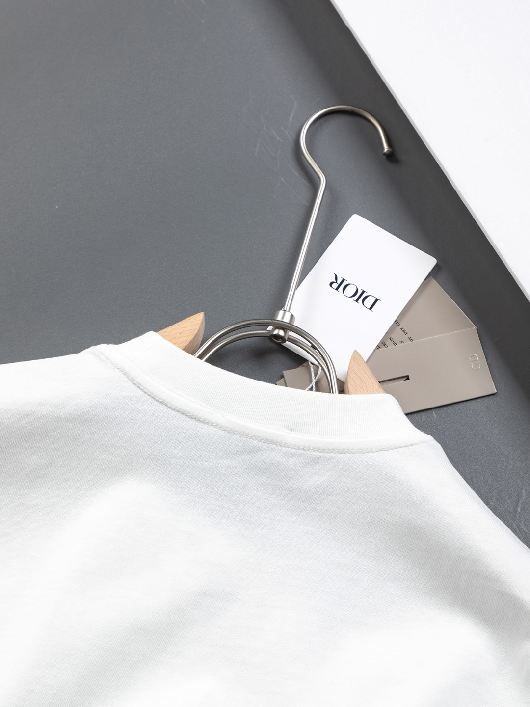 Dior CD Microwidese Embroidered Logo T-shirt in Black & White, 209 Collection - 图片 6