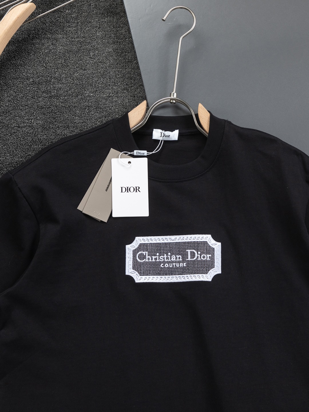 Dior CD Microwidese S-XL Shirt with Embroidered Logo – Classic Luxury Fashion Piece - 图片 4