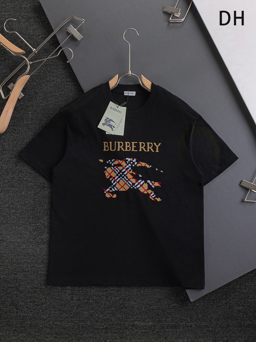 BURBERRY BBR versión ligeramente ancha S-Xl BBR 25SS nuevo mostrador exclusivo de edición limitada último modelo caball…