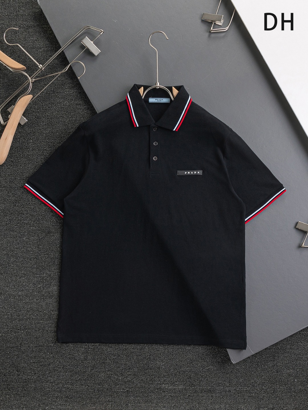 PRADA Triangle Logo Versión alta Versión ligeramente ancha S-Xl prada 25ss Primavera y verano Nuevo estilo de mostrador…