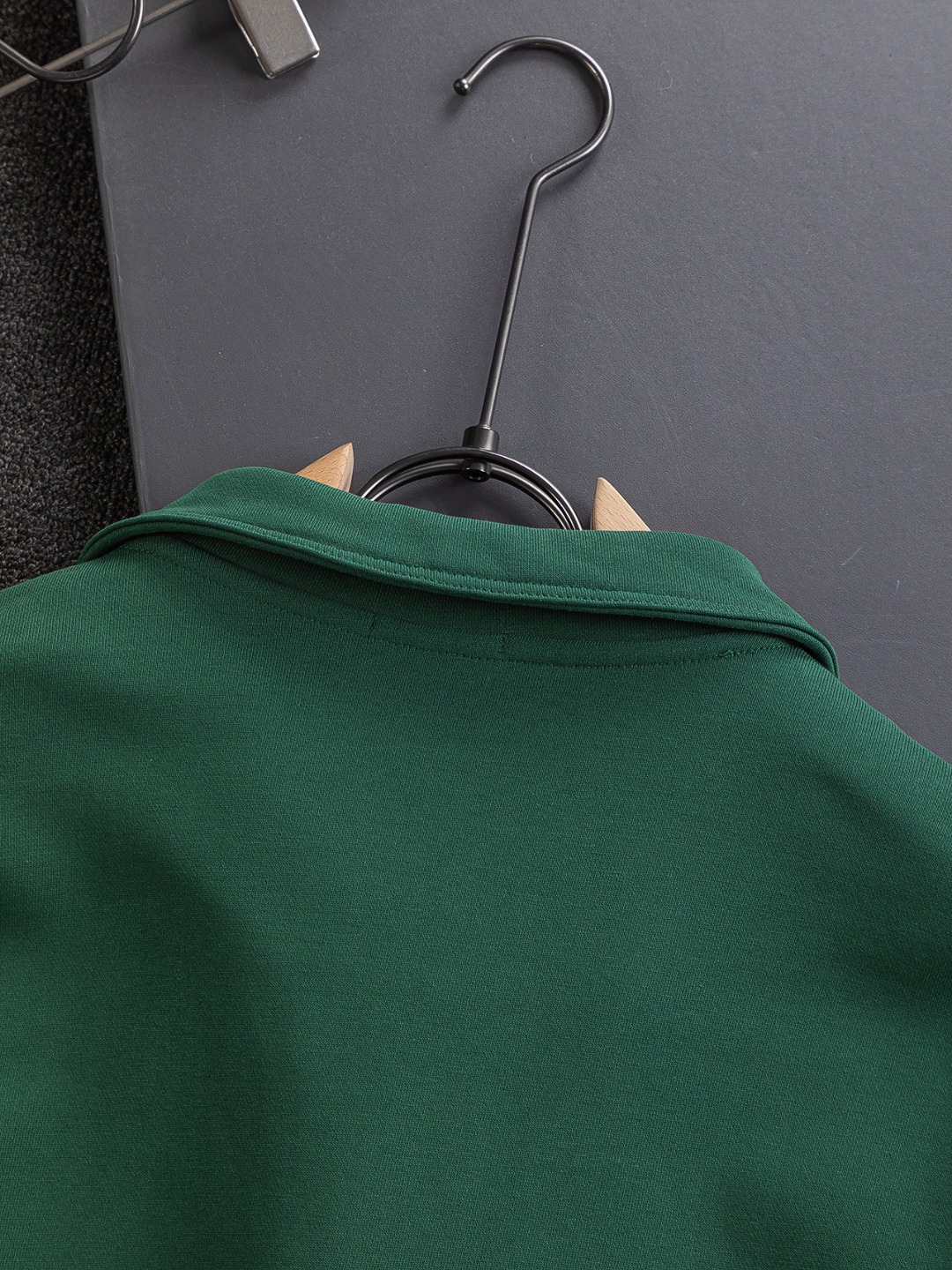 Dior 25SS Quarter-Zip Pullover Sweatshirt with Embroidered Logo - Green 7 o 1j2nfu0a7g8a4241aegdrd1j138