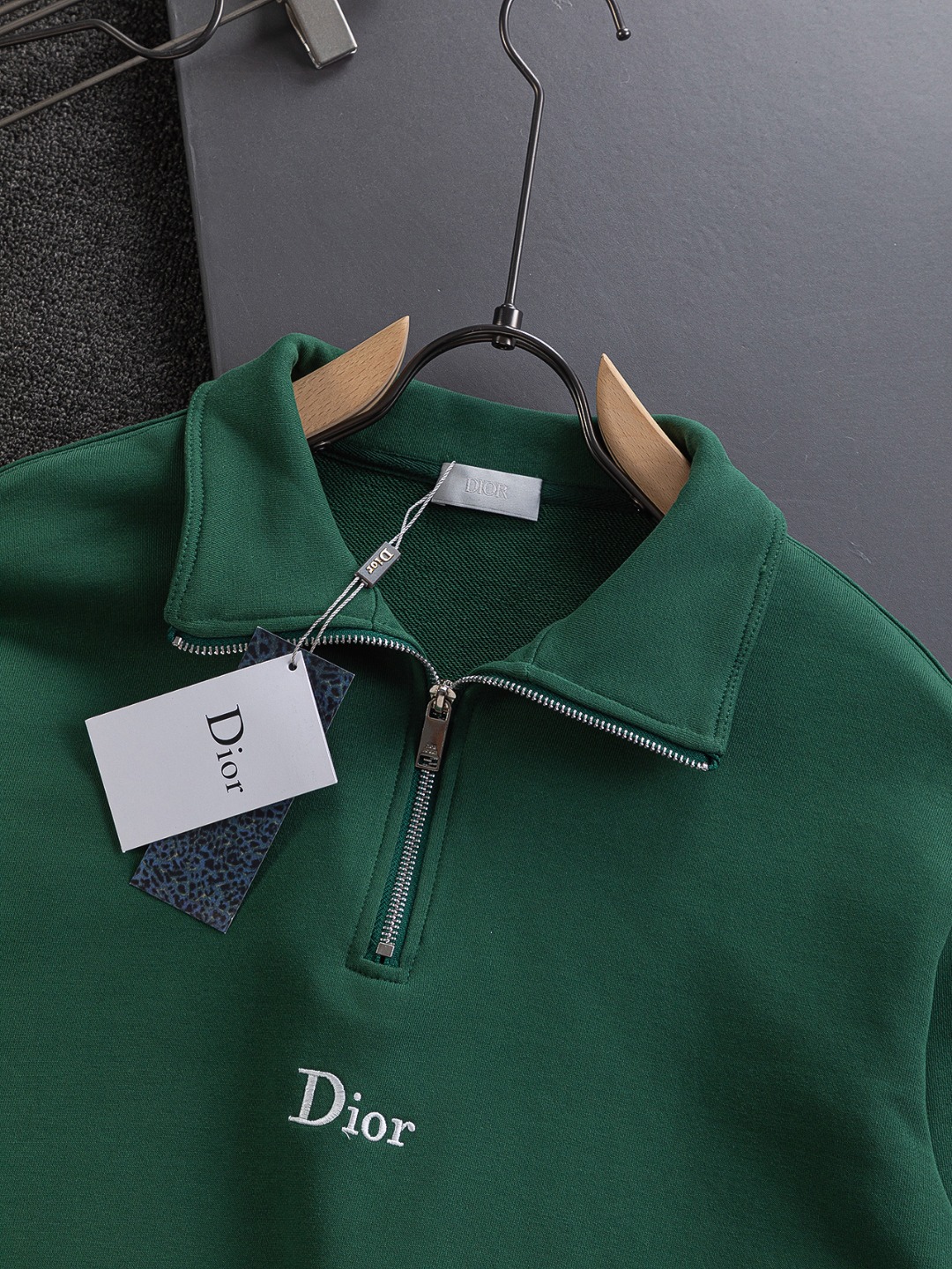 Dior 25SS Quarter-Zip Pullover Sweatshirt with Embroidered Logo - Green 6 o 1j2nfu0a89sp14fq3i6pbv17p8d