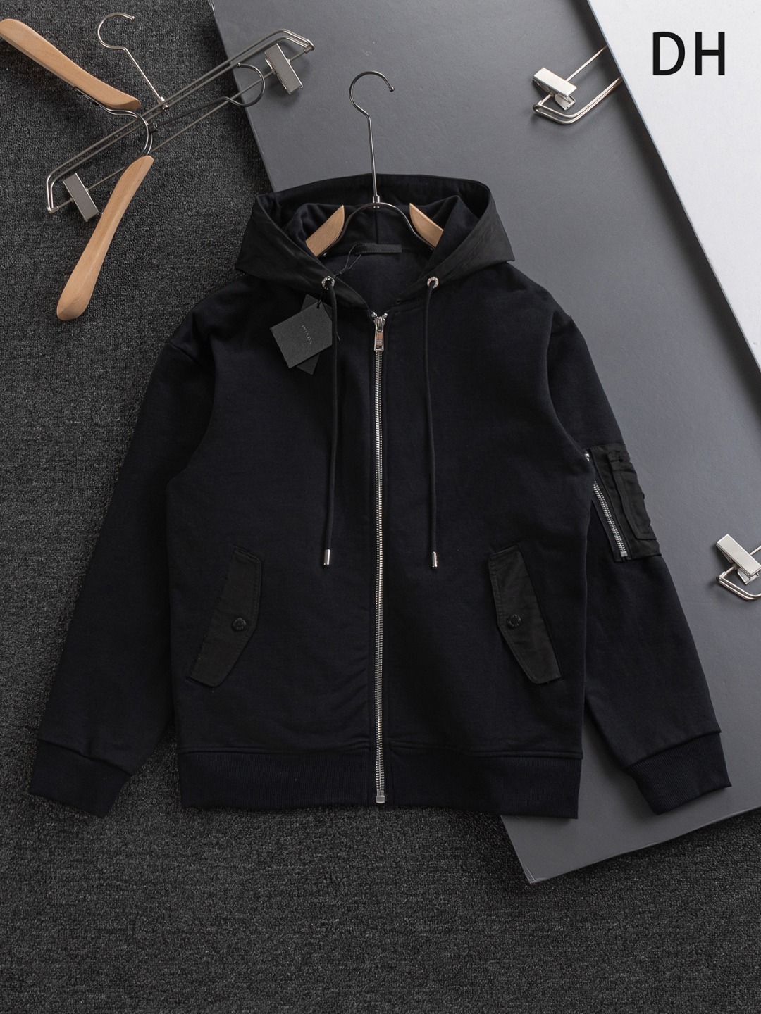 PRADA Logotipo triangular Versión alta Versión ligeramente ancha S-Xl 25SS Chaqueta con capucha de otoño e invierno Ven…