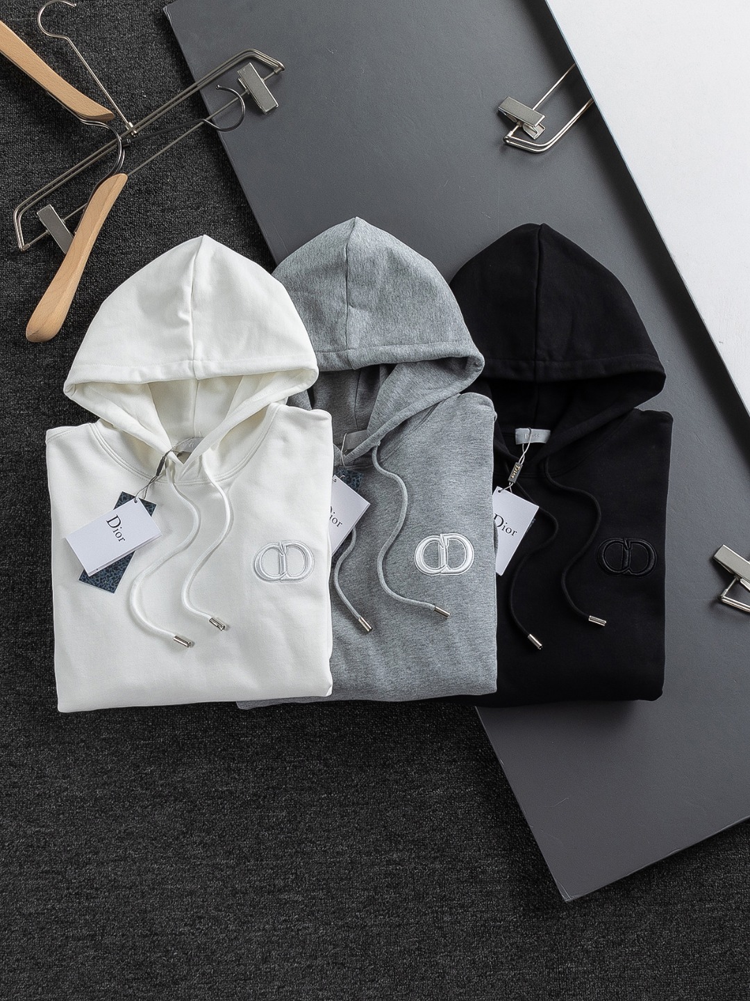 Dior CD Logo Embroidered Hoodie Cotton Blend Sweatshirt for Men and Women 4 o 1j484tns7en91mt263vqbu10cc3