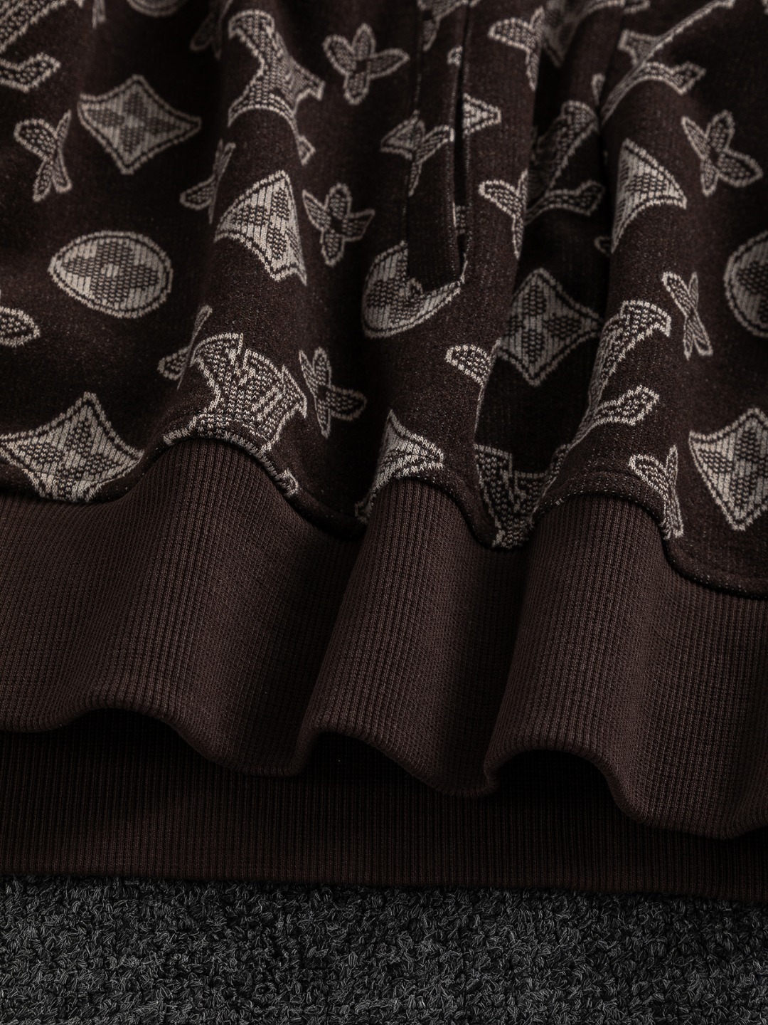 Louis Vuitton Sudadera con Capucha Jacquard Trébol Monograma Marrón Unisex 13 o 1j485o511170l18fc1gu41jum1q8b1