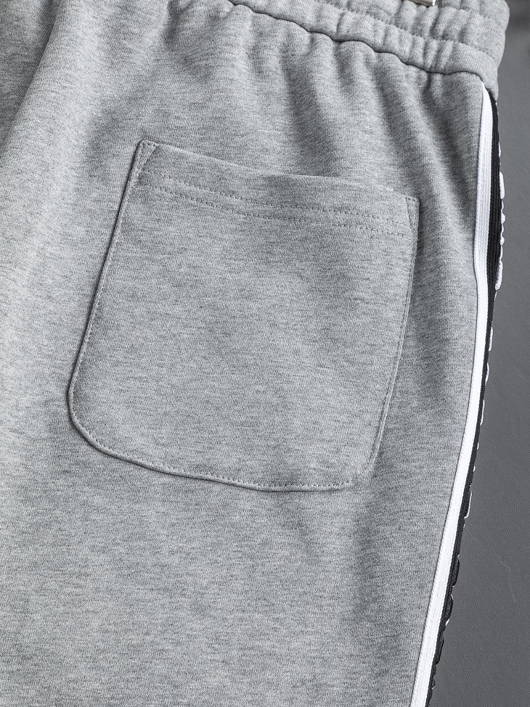 Pantalón Recto Loewe con Detalle de Logotipo Bordado y Cinta Lateral 11 o 1j4cud3p6gpq1gjauphlmpt4k2
