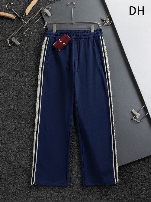 Pantalón Recto Gucci con Logo Bordado y Rayas Laterales en Azul Marino 18 Pantalón Recto Gucci con Logo Bordado y Rayas Laterales en Azul Marino