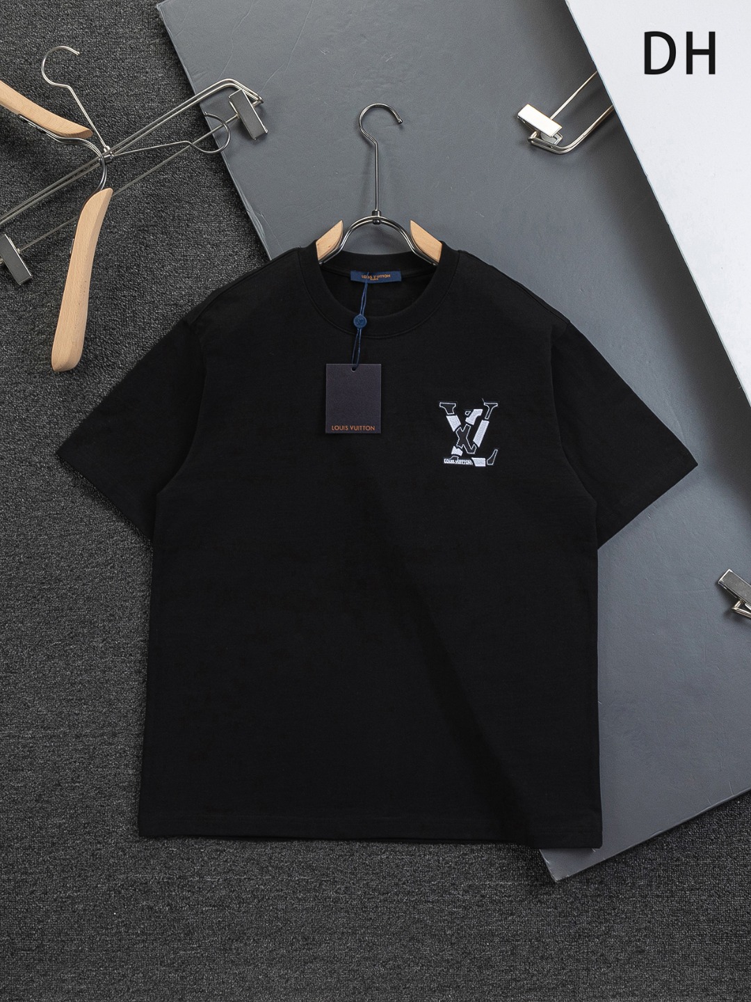 P85 Louis Vuitton 1V LV lv versión ligeramente ancha S-XL LV 26ss nuevos productos están disponibles en el mostrador si…