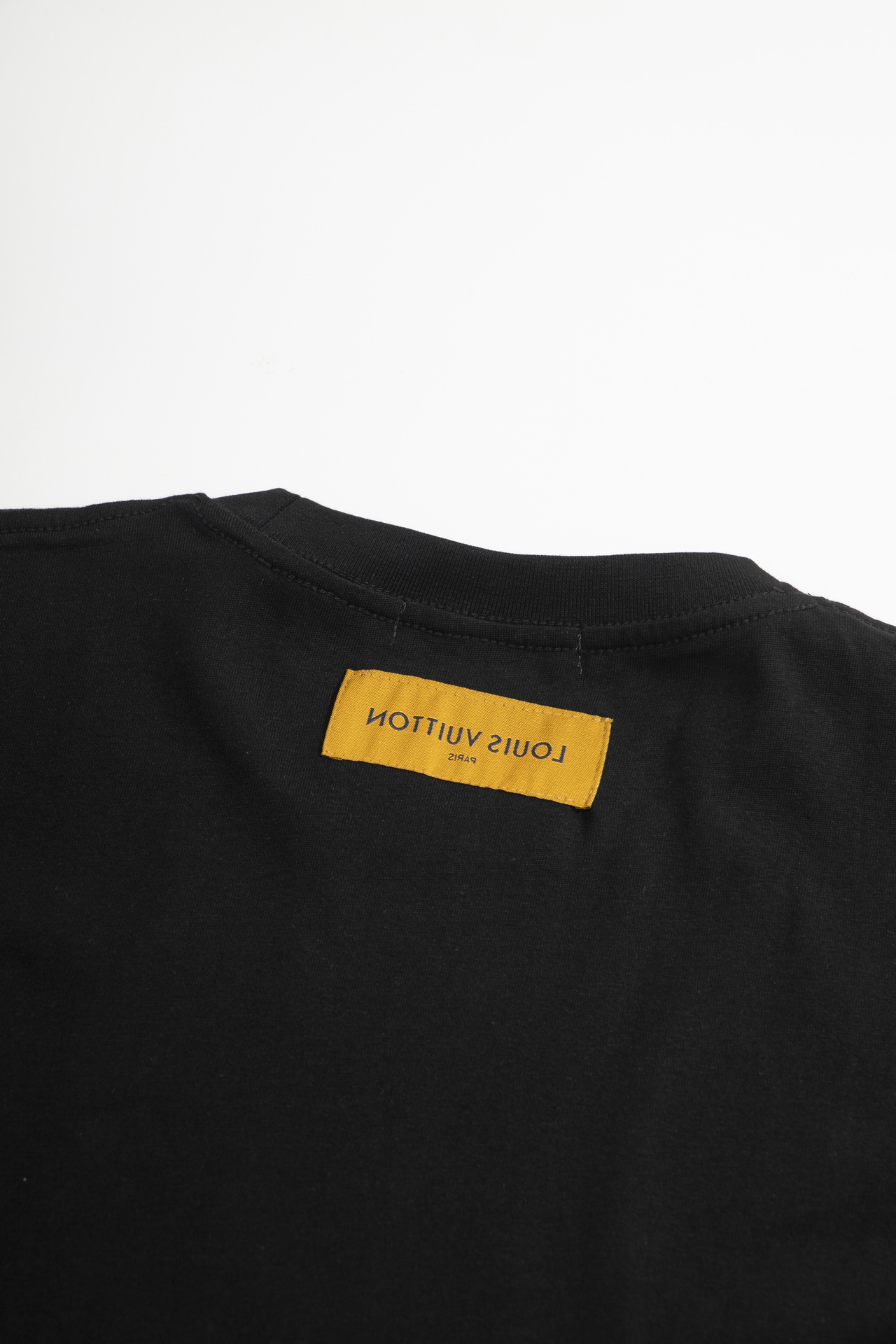 S59LOUISVUITTON/路易威登2024ss春夏新款T恤短袖颜色黑色尺码SMLXL专柜最新款短袖
