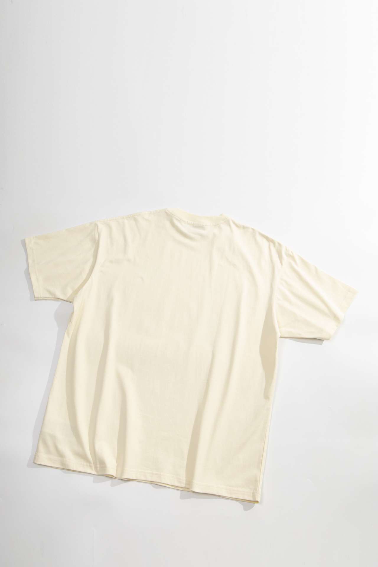 S60GucciGTNF北面联名短袖T恤采用16支100%纯棉260g面料搭配32支1X1棉盖丝罗纹面料