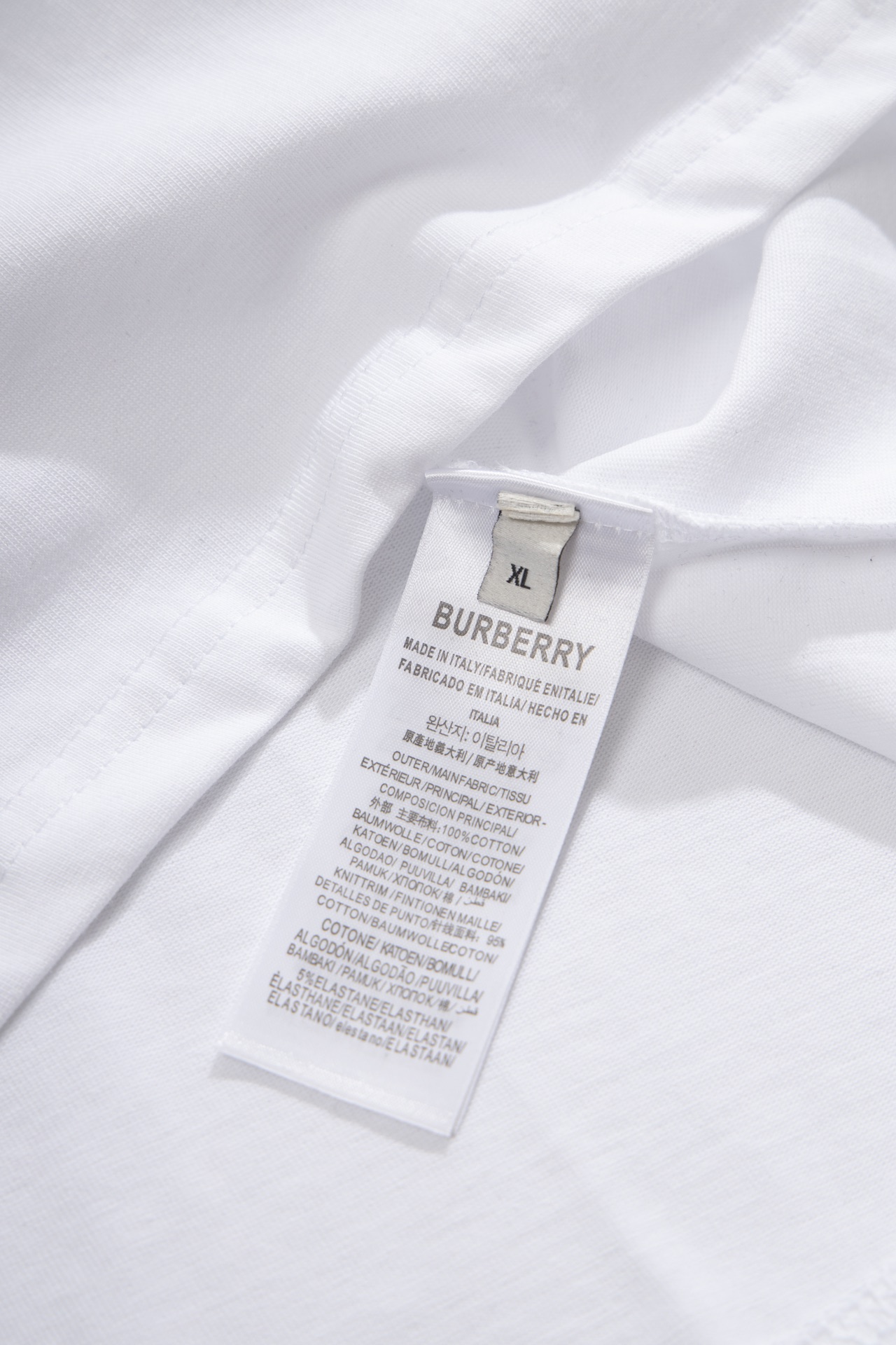 S63BURBERRY/巴宝莉BBR经典TB限定胸口LOGO短袖面料为60s双股双纱100%全棉面料印花