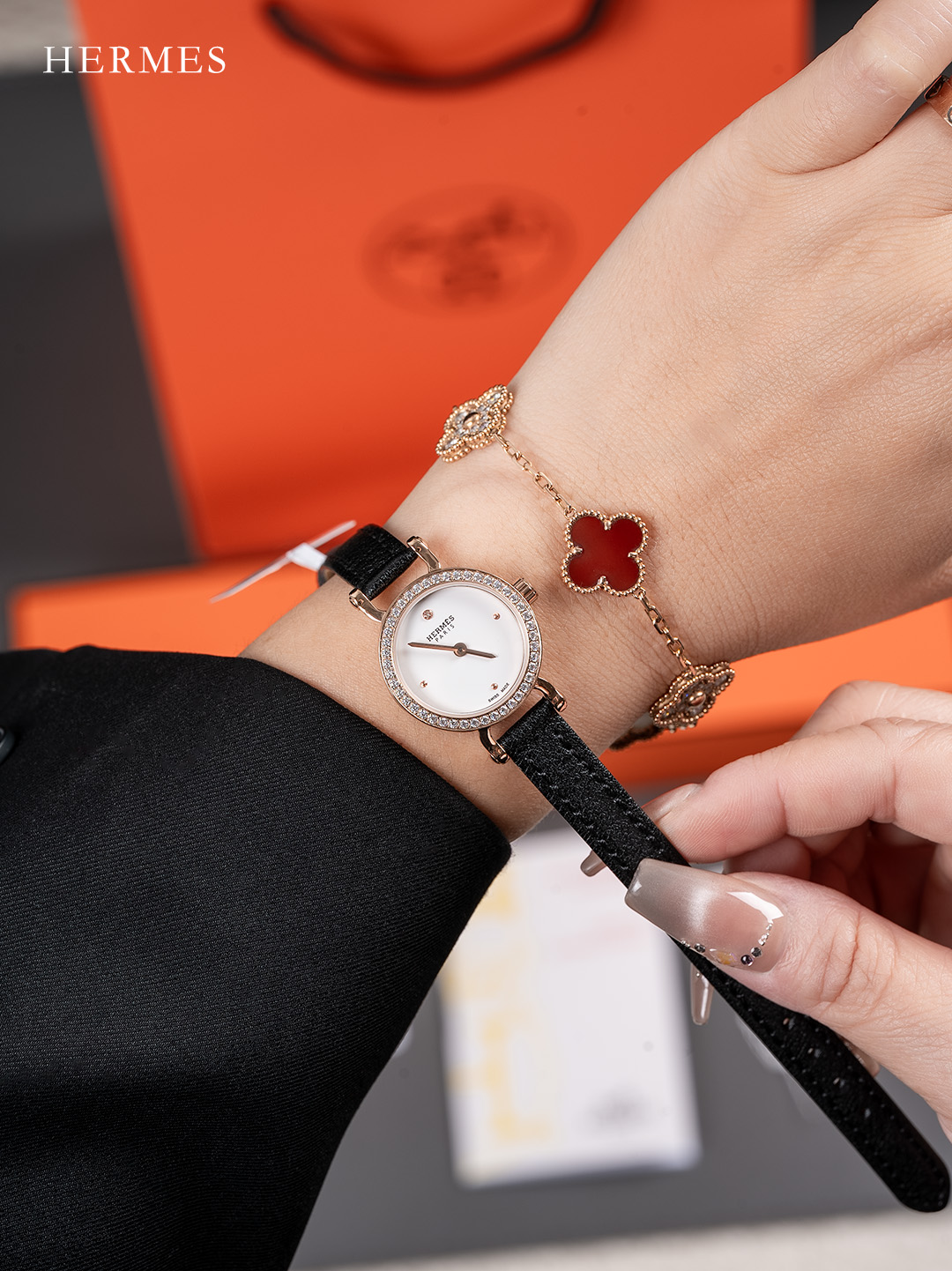 Luxurious Faubourg Watch: Classic Design, Elegant Timepiece with Real Diamonds and Gold Covering - 图片 3