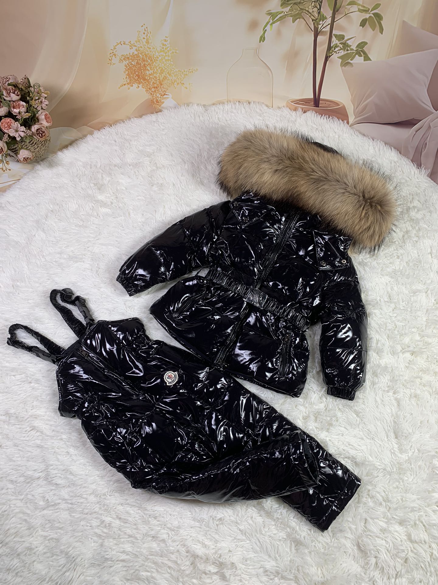 NO:578833,Children's down jacket set, natural large fur, size 0-2-4-6-8-10-12, suitable for height 85-95----135-145, multi-color options!  ,clothes,down jacket,19860909儿童羽绒服套装, 天然大毛皮, 尺寸0-2-4-6-8-10-12 适合身高85-95----135-145 多色选择！,衣服,down jacket,,Children's