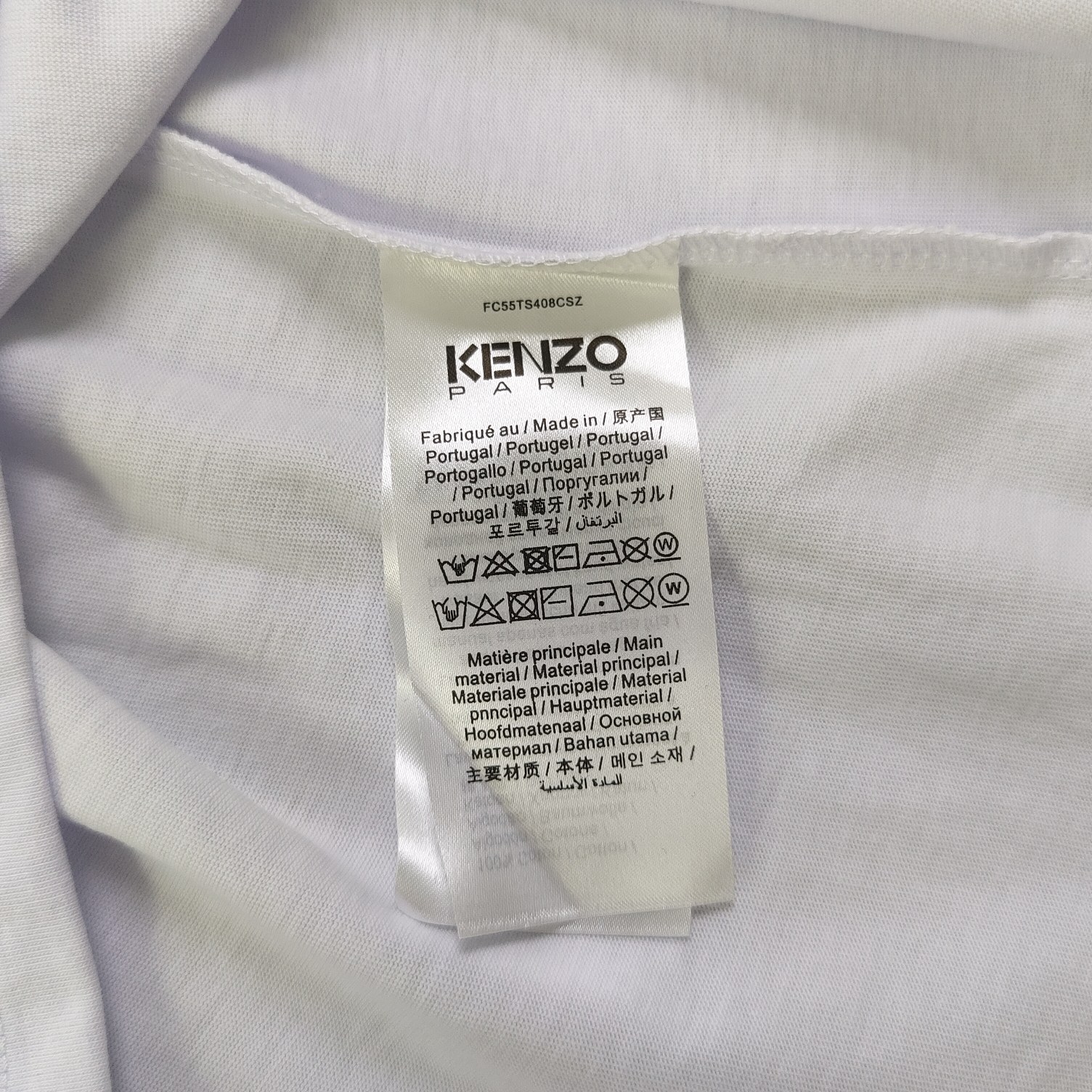 💰90
【款号：Su718】高版本
2025新款KENZO高田贤三刺绣老虎头图案logo绣花休闲情侣短袖T恤，简单整洁的配色，吸睛且高端大气，胸前几十万针精工刺绣，依然保持一丝不苟的严谨态度，给您高端品质，采用最受欢迎的丝光棉精棉面料，优质透气，舒适凉爽。内里刺绣处，网纱处理，亲肤舒适，男女同款！
颜色：白色 黑色
尺码：S～XL
    肩宽 胸围 衣长
S    42    100   65
M    44   104   67
L    46   108   69
XL  48    112   71
（注：手工测量，误差1-2cm）