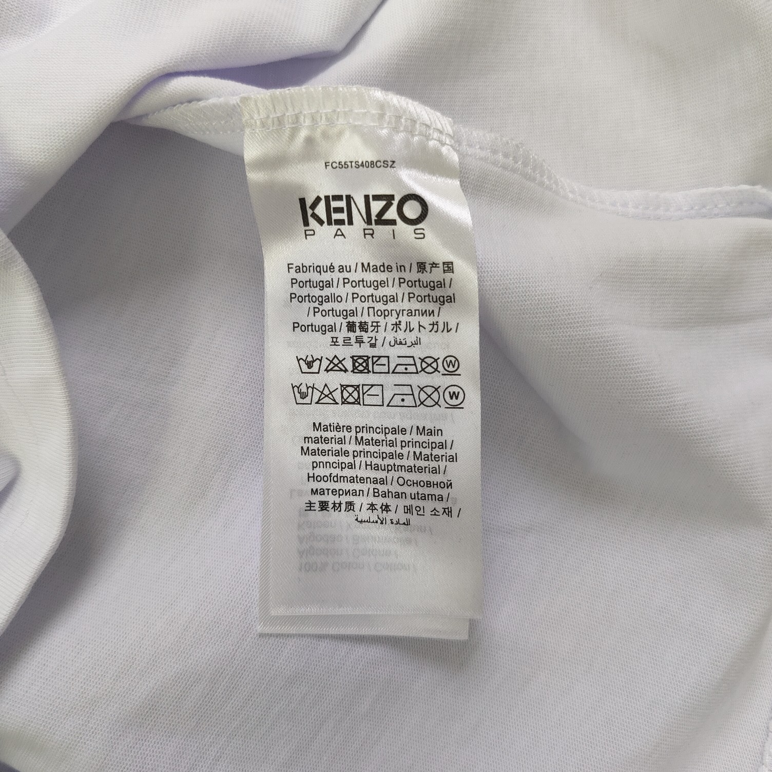 💰90
【款号：Su707】高版本
2025新款KENZO高田贤三刺绣老虎头图案logo绣花休闲情侣短袖T恤，简单整洁的配色，吸睛且高端大气，胸前几十万针精工刺绣，依然保持一丝不苟的严谨态度，给您高端品质，采用最受欢迎的丝光棉精棉面料，优质透气，舒适凉爽。内里刺绣处，网纱处理，亲肤舒适，男女同款！
颜色：白色 黑色
尺码：S～XL
    肩宽 胸围 衣长
S    42    100   65
M    44   104   67
L    46   108   69
XL  48    112   71
（注：手工测量，误差1-2cm）
