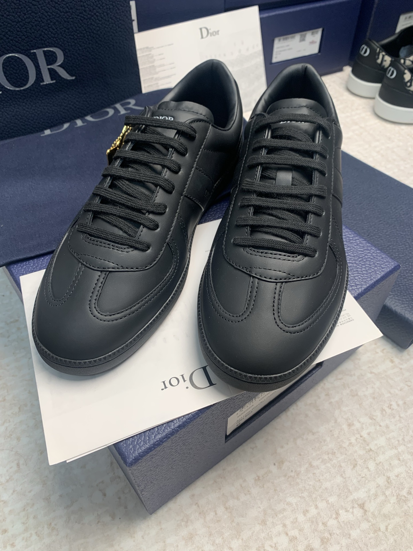 NO:875198,Top version of couple's model Dior Dior's latest B01 series Matchpoint couple's model moral training shoes casual sports shoes Fabric: original customized imported first-layer cowhide Inner: soft imported cowhide lining Sole: original molded non-slip TPU material sole thickness 2.5CM Size: women's 35-41 / men's 38-45, casual shoes / sports shoes, dior, dior, sneakers, cowhide19860909顶级版本情侣款 Dior迪奥 最新 B01系列 Matchpoint 情侣款 德训鞋 休闲 运动鞋 面料 : 原版定制进口头层牛皮 内里 : 柔软进口牛皮里 鞋底 : 原版开模防滑TPU材质 底厚 2.5CM Size : 女款35-41 /男款38-45,休闲鞋/运动鞋,dior,dior,sneakers,cowhide,Women's Shoes