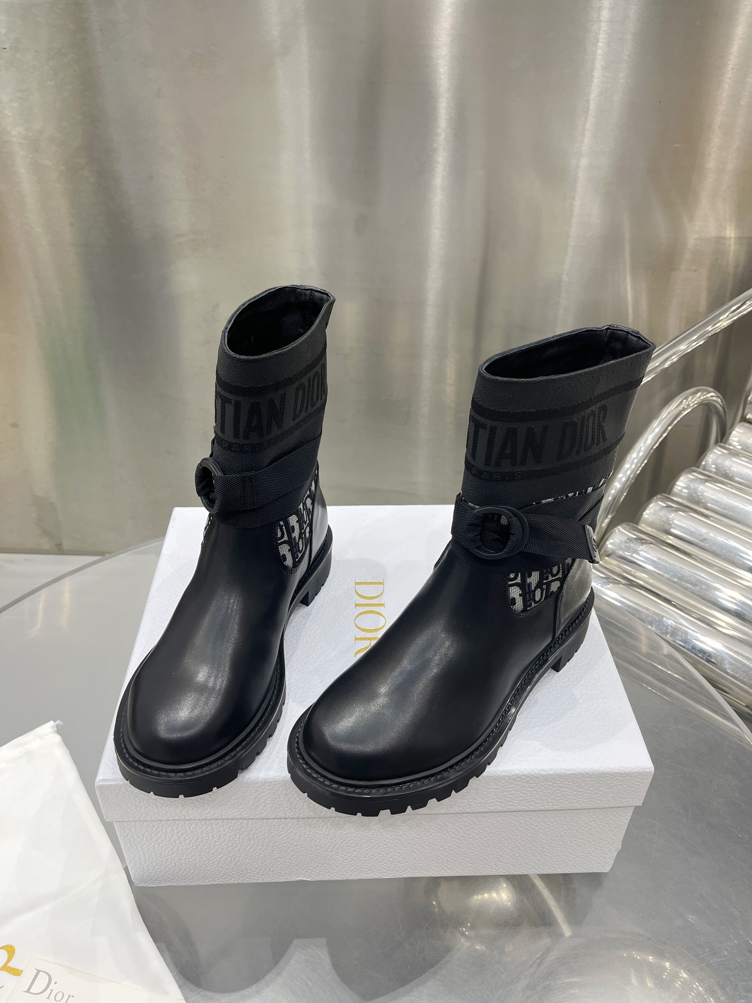 Dior Short Classic Boots: Stylish and Comfortable, Sizes 35-41 3 i1698599870 1437 0
