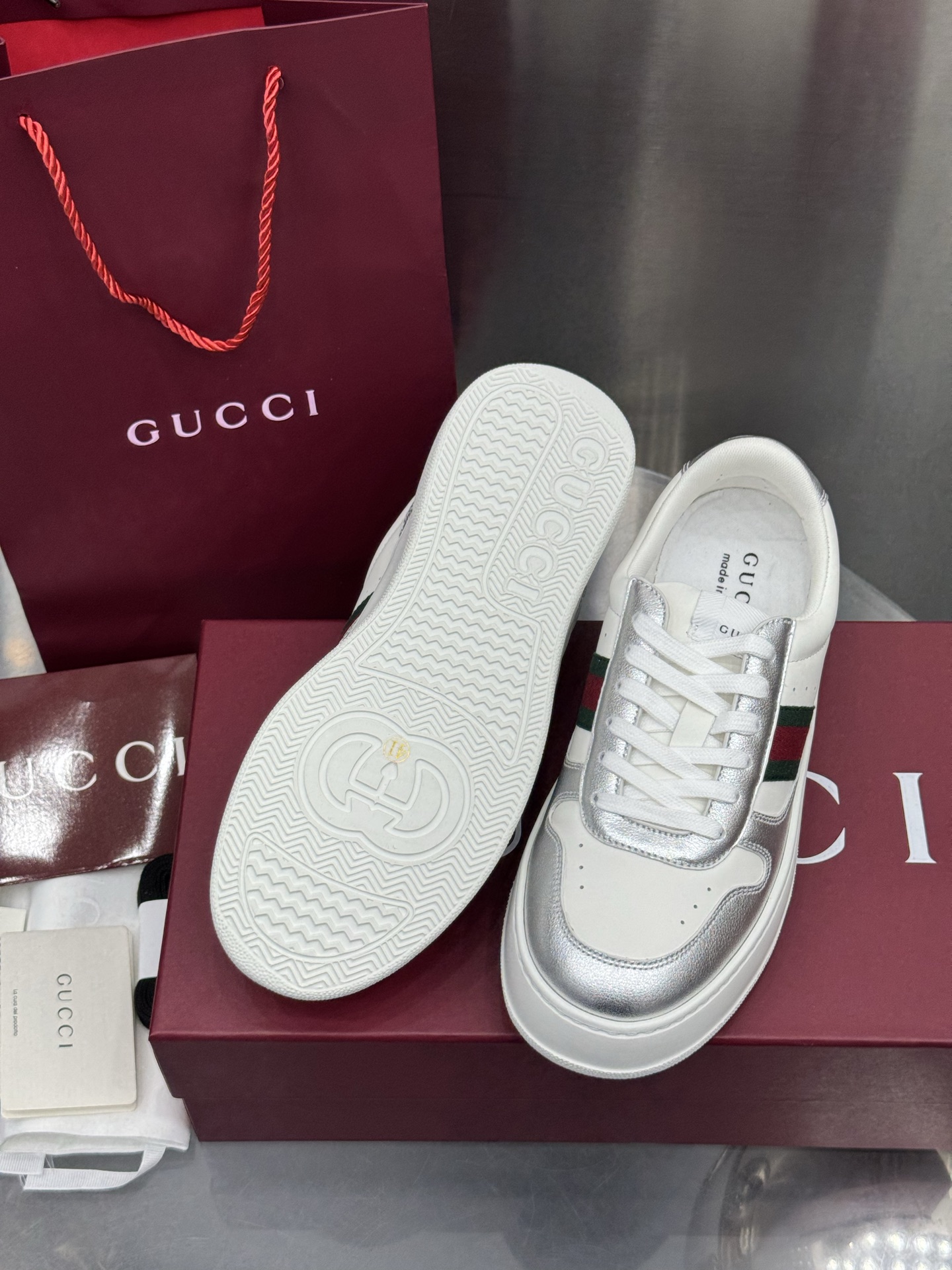 Gucci 2025 Vintage Sneakers: Lightweight, Retro Design with Signature Details 7 i1760208544350 7626 0 4
