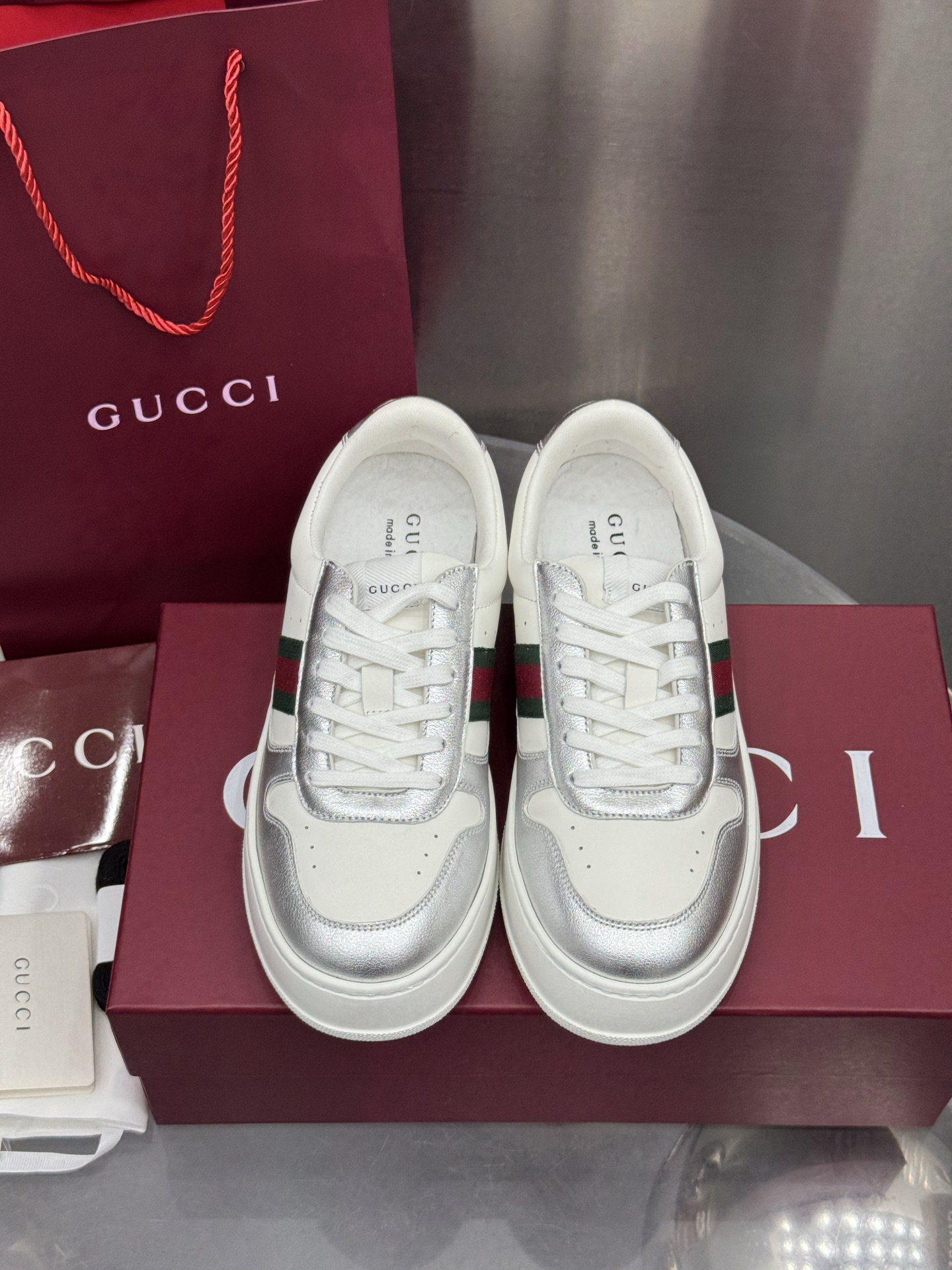 Gucci 2025 Vintage Sneakers: Lightweight, Retro Design with Signature Details 2 i1760208546643 8668 0 0