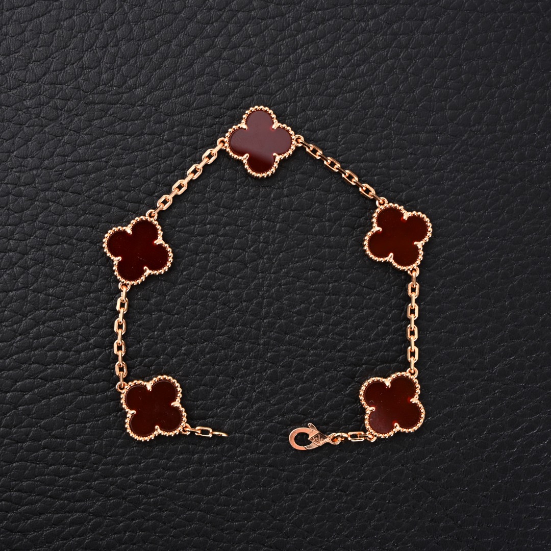 Van Cleef Arpels梵克雅宝VCA 经典四叶草手链 附全套包装,包装损坏扣除20元,谢谢谅解 Size:18cm左右可调节