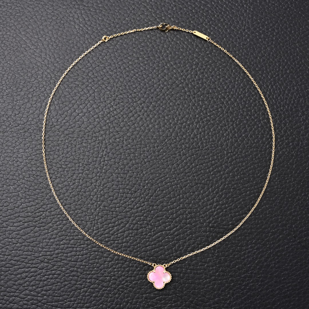 Van Cleef Arpels梵克雅宝VCA 经典四叶草项链 樱花粉 #纯银镀金版本 附全套包装,包装损坏扣除20元,谢谢谅解