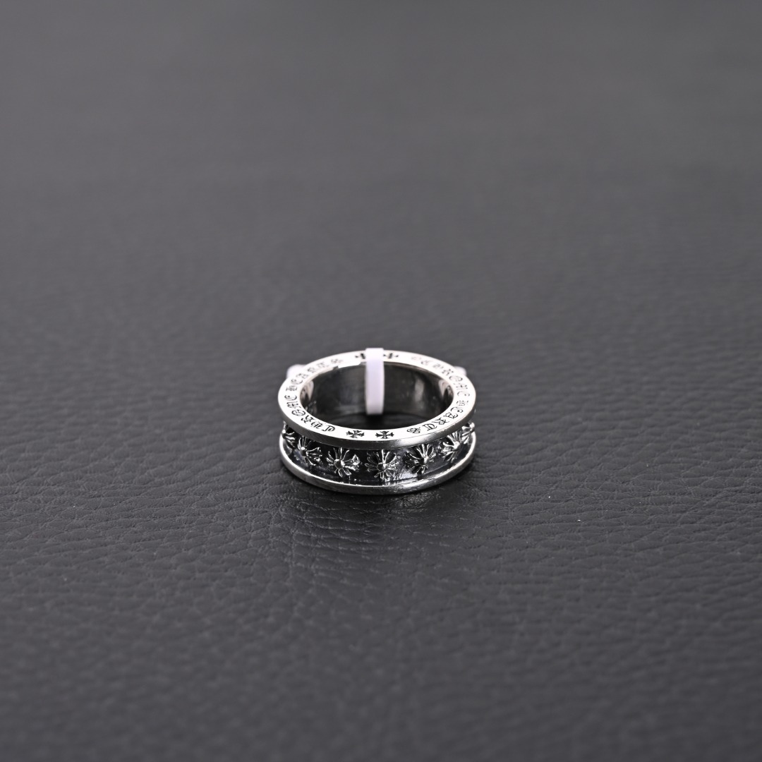 Chrome Hearts克罗心CH 十字架戒指 真正的复古银饰 酷男酷女戴起来简直太帅了 Get下各路明星都追捧的潮牌戒指 Size:7# 8# 9# 10# 11#