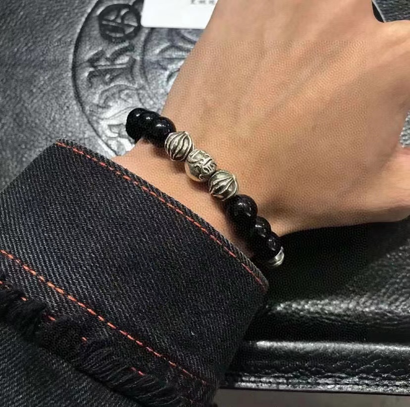Chrome hearts克罗心CH 925银珠黑曜石手链  上身参考
克罗心手链