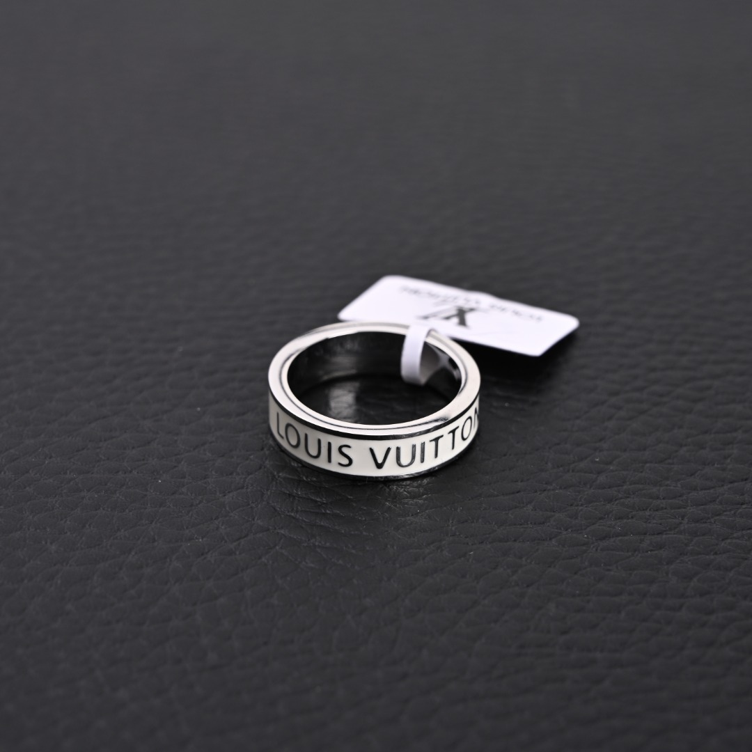 Louis Vuitton LV X Nigo 联名珐琅戒指 附全套包装,包装损坏扣除30元,谢谢谅解 Size:6# 7# 8# 9# 10# 11#