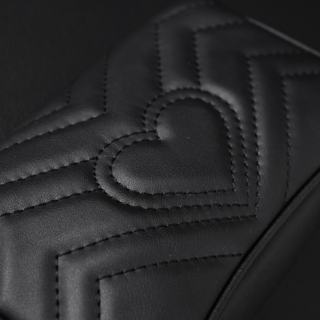 GUCCI古驰GUC GG Marmont MINI 超迷你马蒙链条包  细节展示
古驰包包