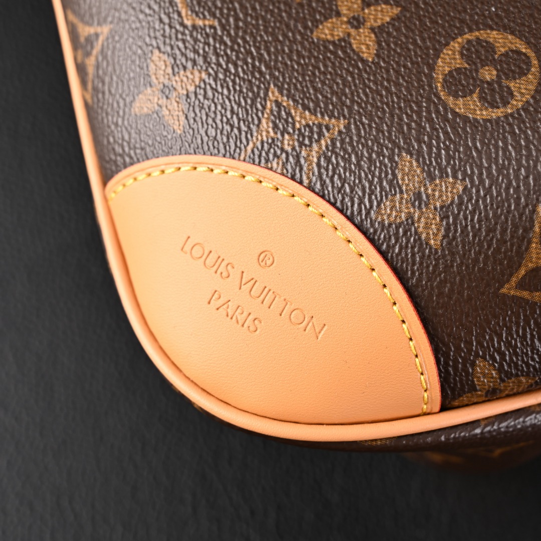 LOUIS VUITTON路易威登LV Boulogne老花黄牛角包腋下单肩斜挎包 芯片款M45832 细节参考
LV包包