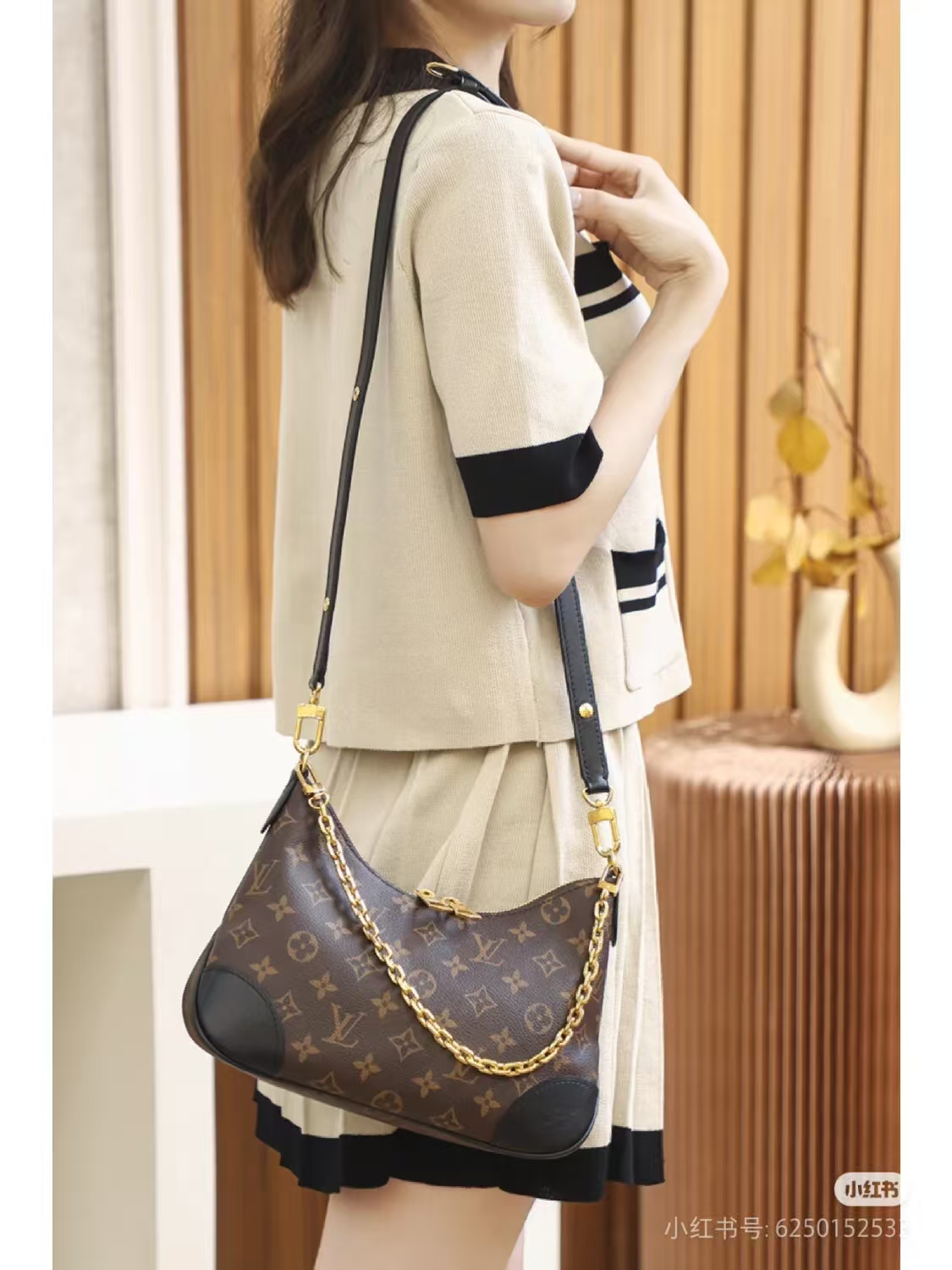 LOUIS VUITTON路易威登LV Boulogne老花黑牛角包腋下单肩斜挎包 芯片款M45831  上身参考
LV包包