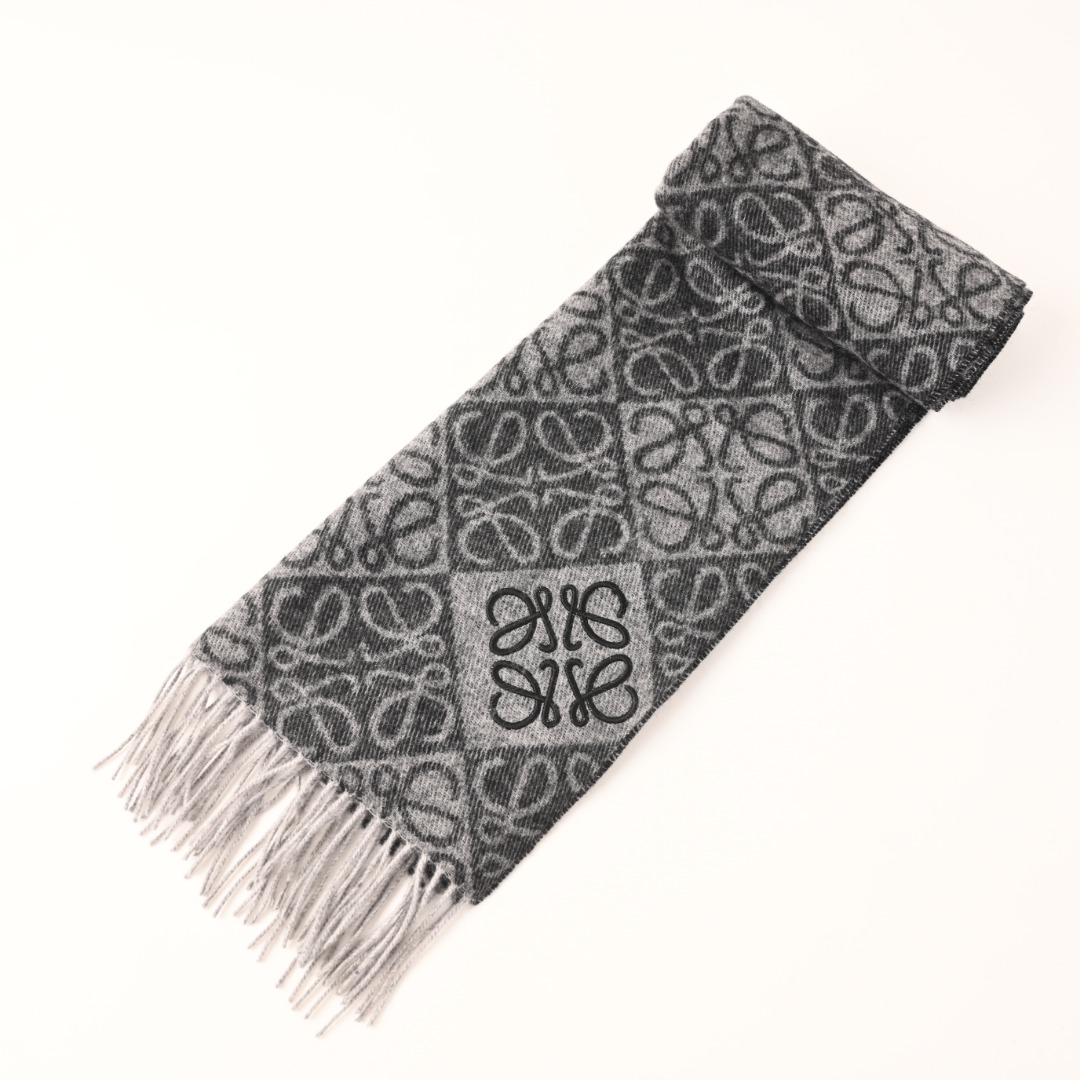 LOEWE罗意威 Anagram 提花双面羊毛羊绒流苏长围巾-High Quatity Cheap Brand wholesale wholesaler seller Clothes Bags handbags Sneakers Top Fashion Clothing Shoes from China Factory Chinese suppliers best Quality Beautiful Price LOEWE罗意威 Anagram 提花双面羊毛羊绒流苏长围巾