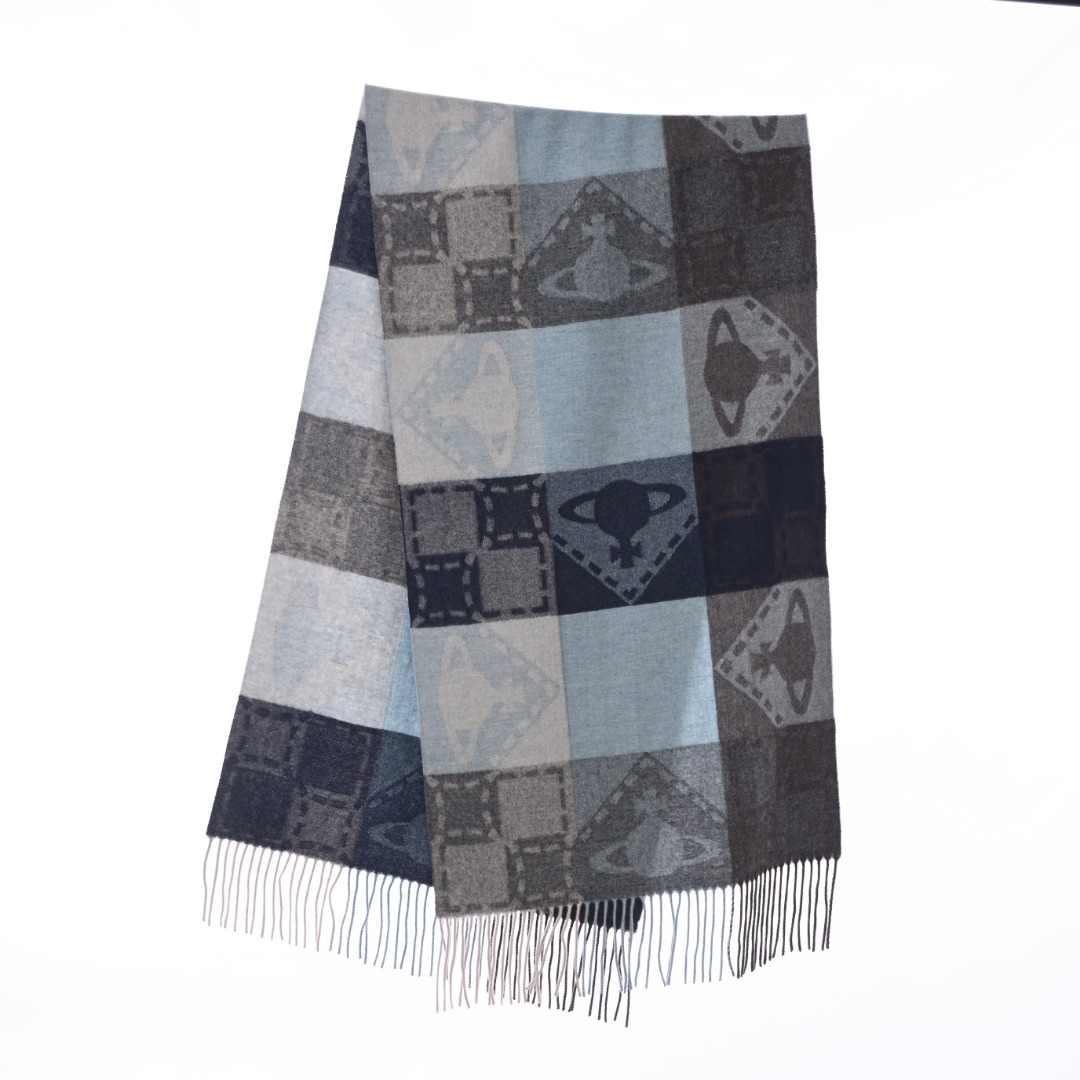 本地自取💰260 Vivienne Westwood西太后 撞色土星羊绒羊毛流苏长围巾 大土星新款围巾 vivienne westwood西太后土星 英国时装设计师,时装的朋克之母!时尚潮流风格,品质强大,超美的设计!简约大气刺绣Logo‼精致💎这个款不用担心不好看,因为经典的元素洋气的新设计!赠礼的完美之选,充分展现个性风范。品质非常整个首饰给人大牌气场的同时又非常精致,让整个人的层次提升好几个level💟绝对值得入手‼️ Size:50*180 西太后围巾