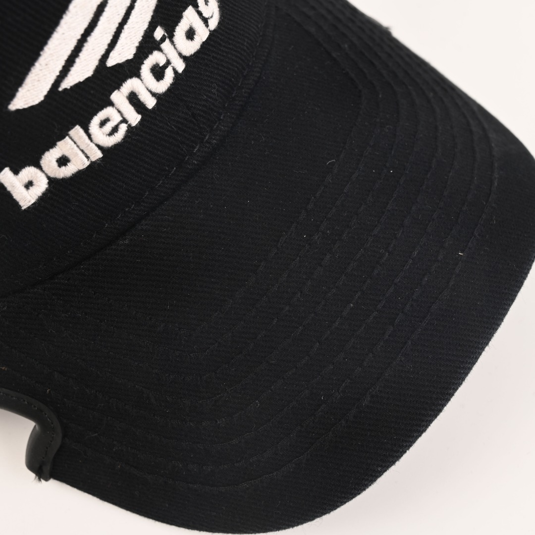 BALENCIAGA巴黎世家BLCG 缺角帽重工3B刺绣水洗软顶情侣棒球帽-Chinese UA Cheap High Quatity Brand Clothes Bags handbags Sneakers wholesale wholesaler seller from China Factory suppliers Fashion Clothing Shoes best Quality Beautiful Price BALENCIAGA巴黎世家BLCG 缺角帽重工3B刺绣水洗软顶情侣棒球帽