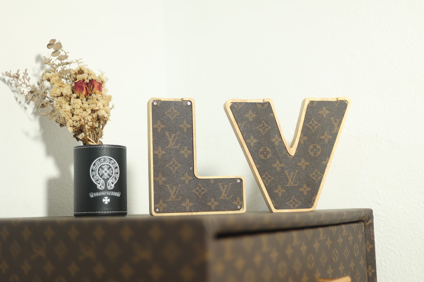 Also serves as a tabletop decorative accent. - Comprehensive 3