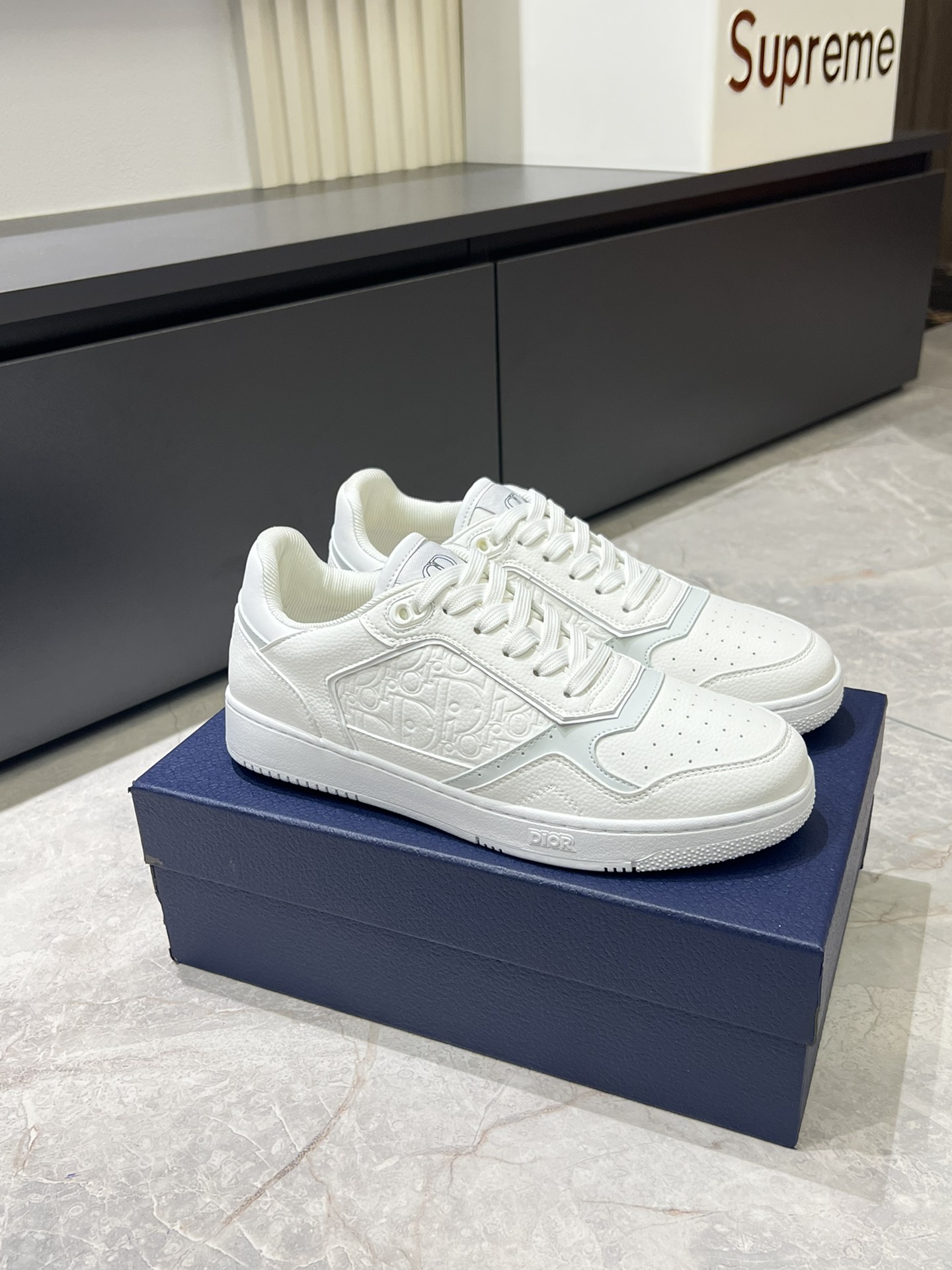Dior B27 Low-Top Sneakers White Leather with Oblique Motif, Size 38-44 3 i1717322876 1962 1