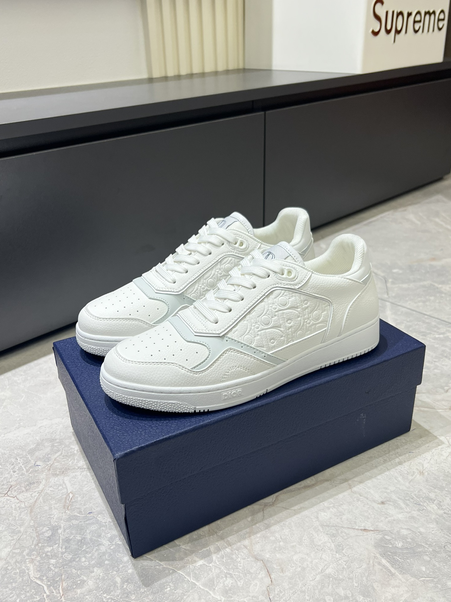 Dior B27 Low-Top Sneakers White Leather with Oblique Motif, Size 38-44 4 i1717322876 7931 0