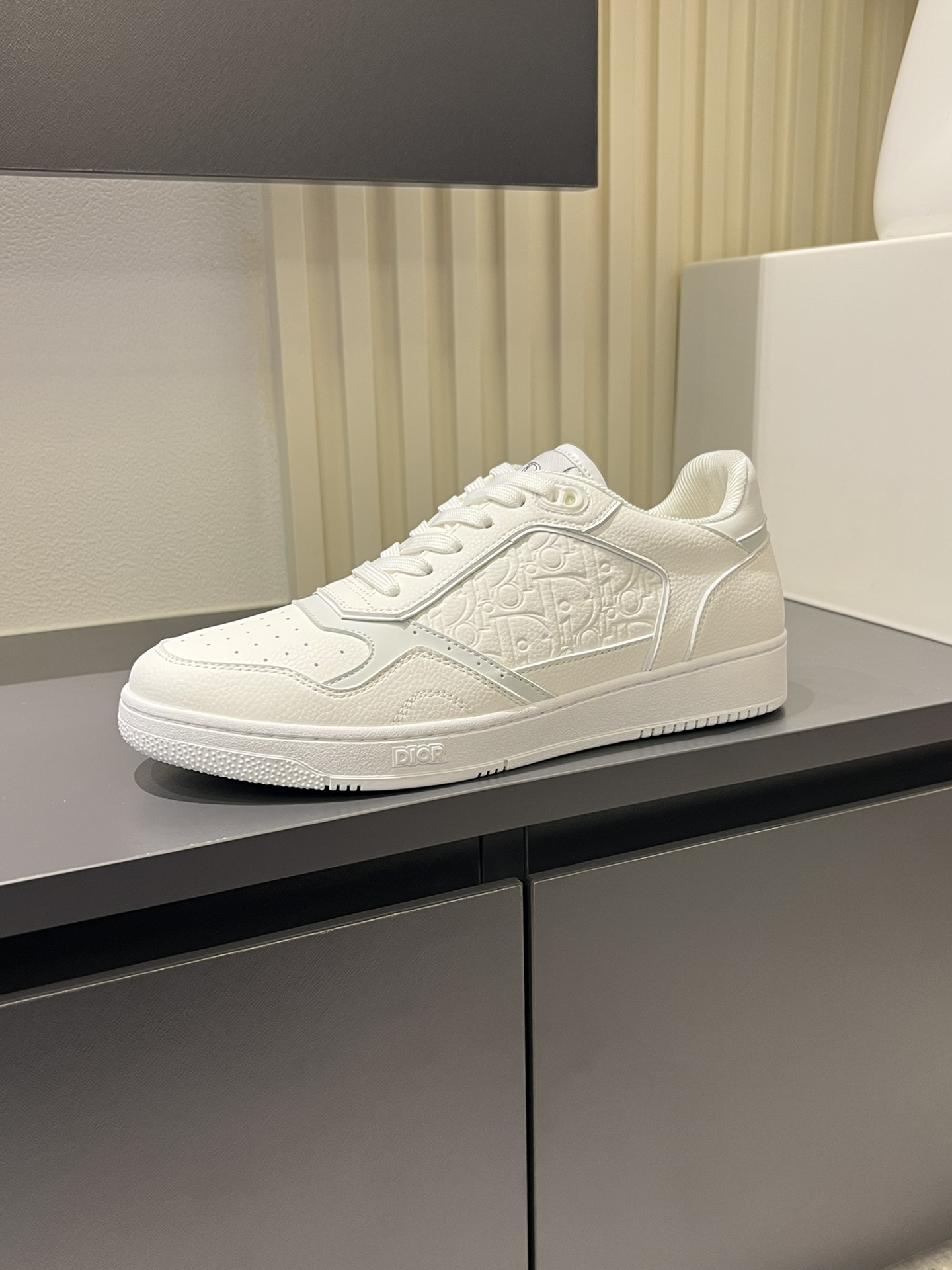 Dior B27 Low-Top Sneakers White Leather with Oblique Motif, Size 38-44 6 i1717322877 1075 4