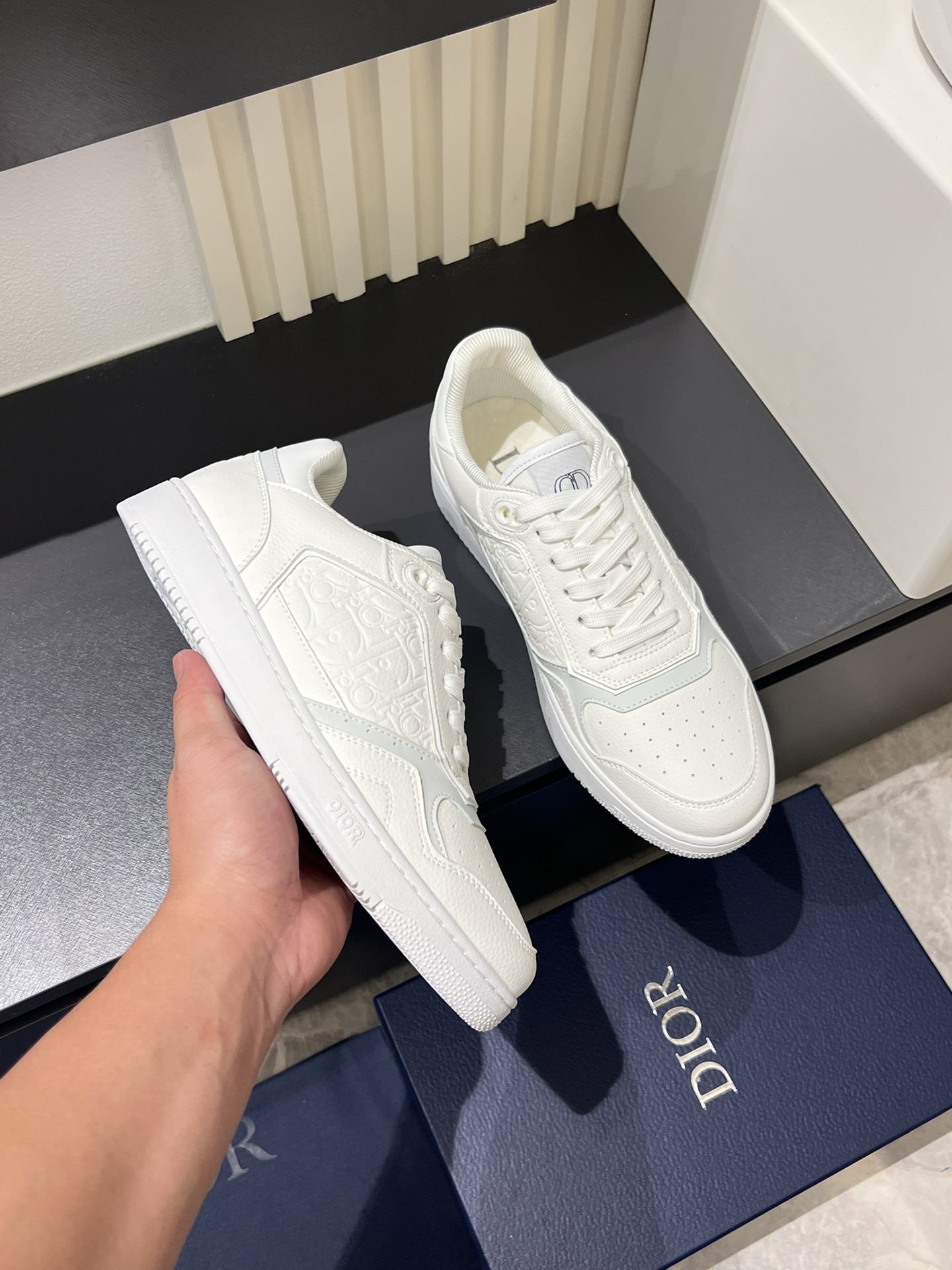 Dior B27 Low-Top Sneakers White Leather with Oblique Motif, Size 38-44 7 i1717322877 1985 7