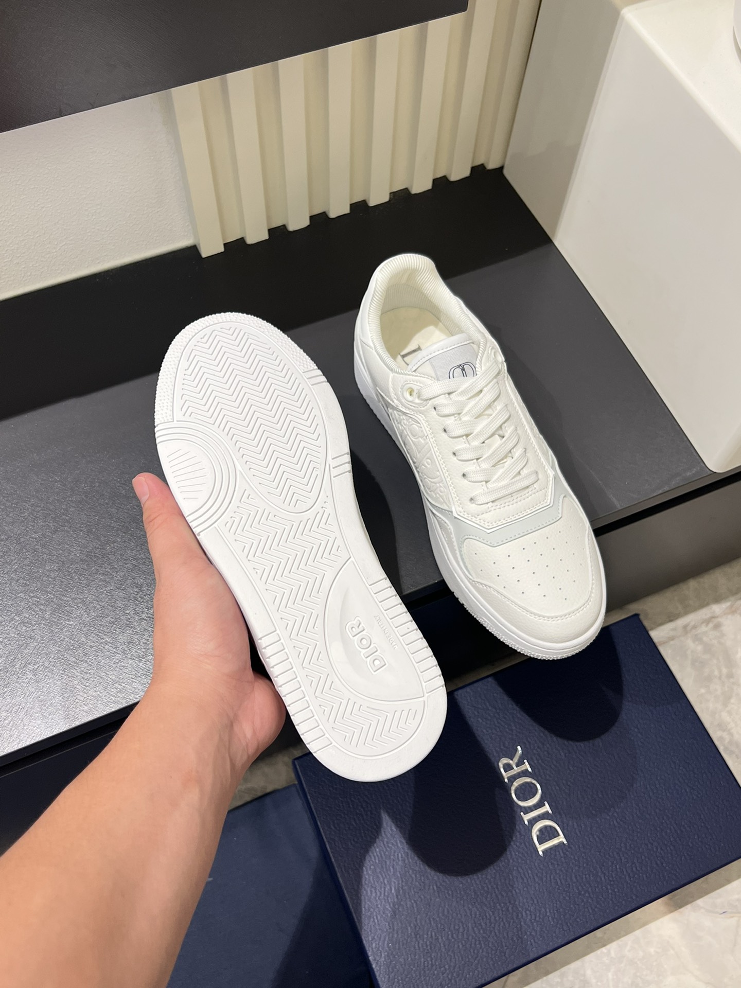 Dior B27 Low-Top Sneakers White Leather with Oblique Motif, Size 38-44 8 i1717322877 4438 6