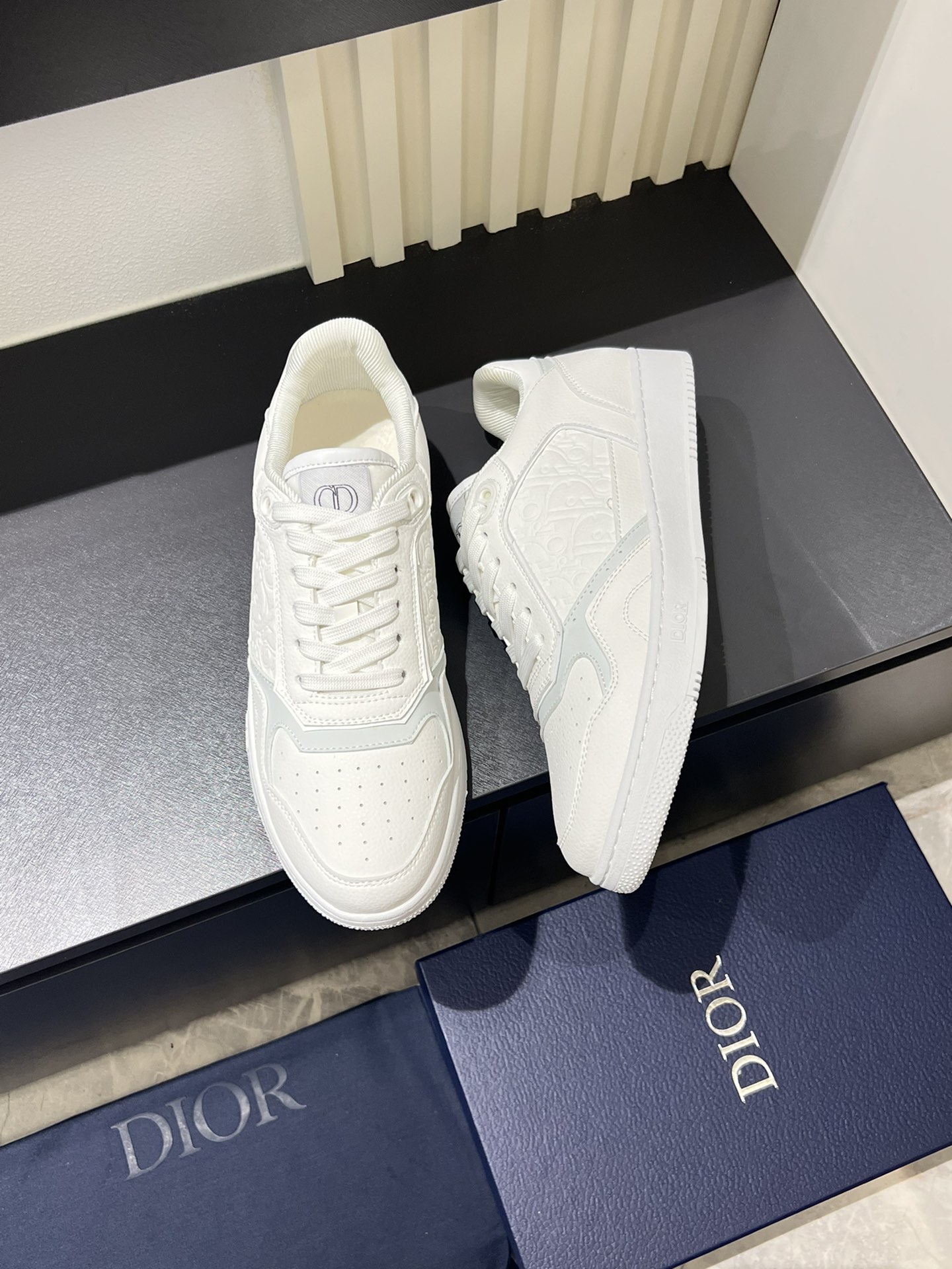 Dior B27 Low-Top Sneakers White Leather with Oblique Motif, Size 38-44 5 i1717322877 6566 8