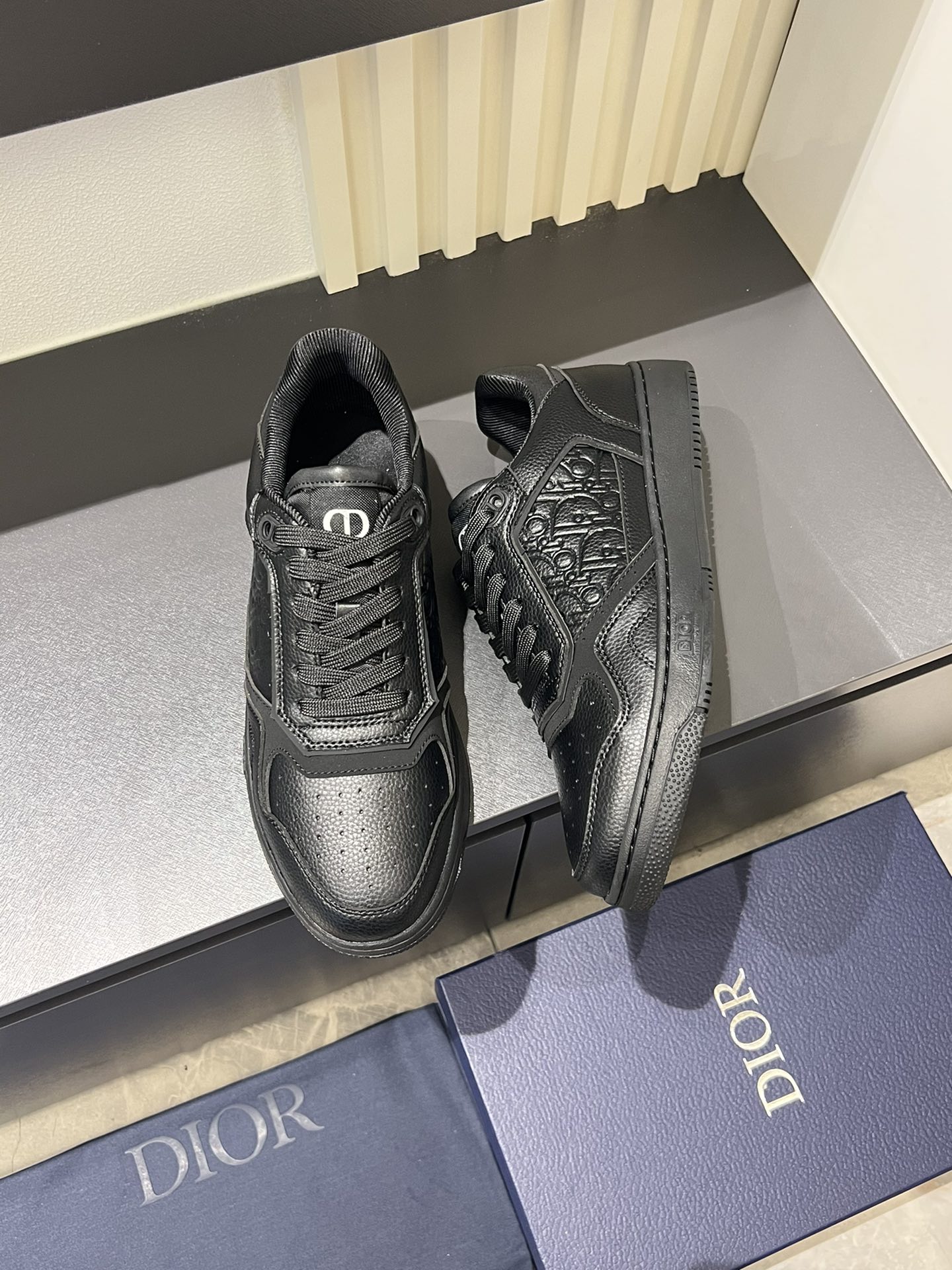 Dior B27 Black Leather Low-Top Sneakers CD Icon Lace-Up Casual Shoes 5 i1717323057 7899 0