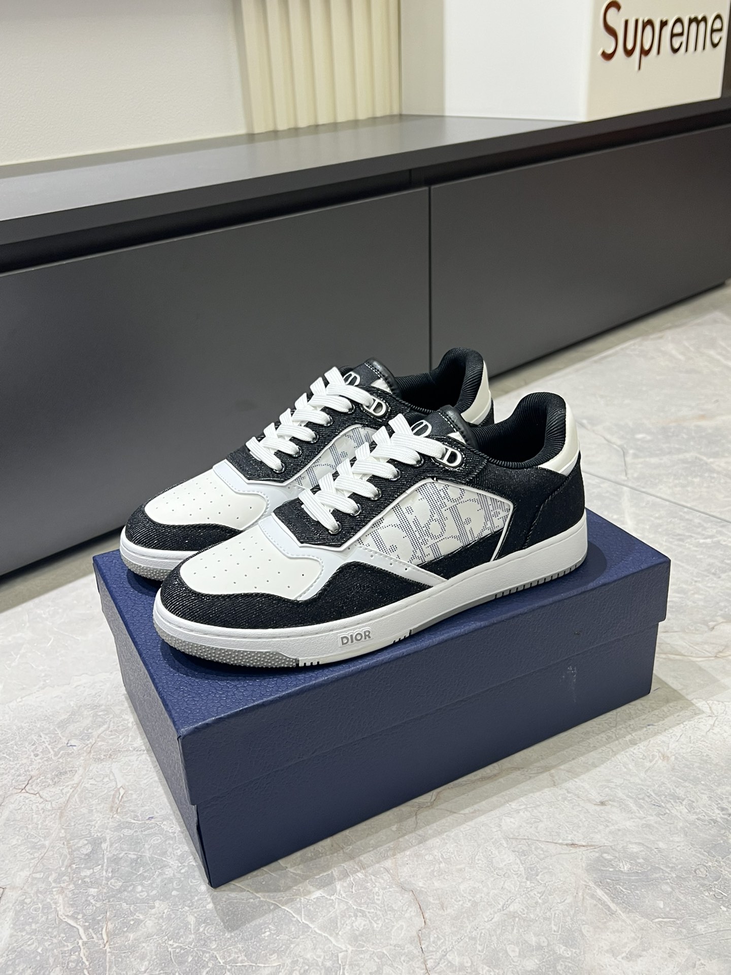Dior B27 High-Top Sneakers in Gray and White Smooth Calfskin Leather 3 i1717491056 5829 7